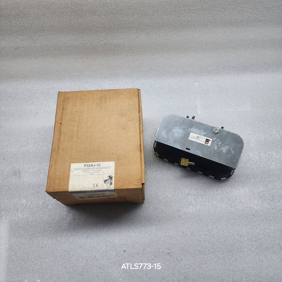 JOHNSON CONTROLS P32AJ-1 PRESSURE SWITCH 1.25KPA P32AJ-1C