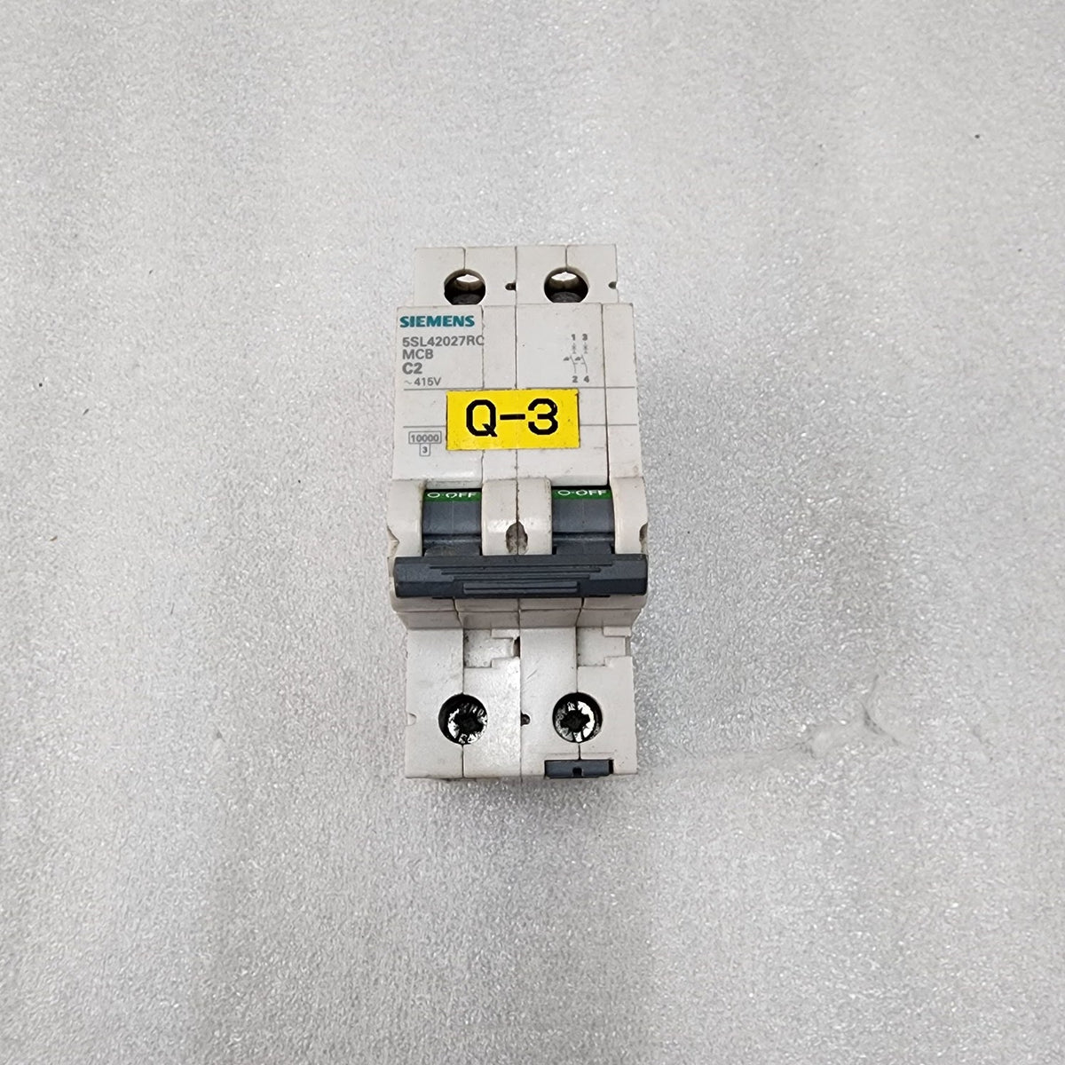 SIEMENS 5SL4202-7RC 2-POLE BREAKER 2A