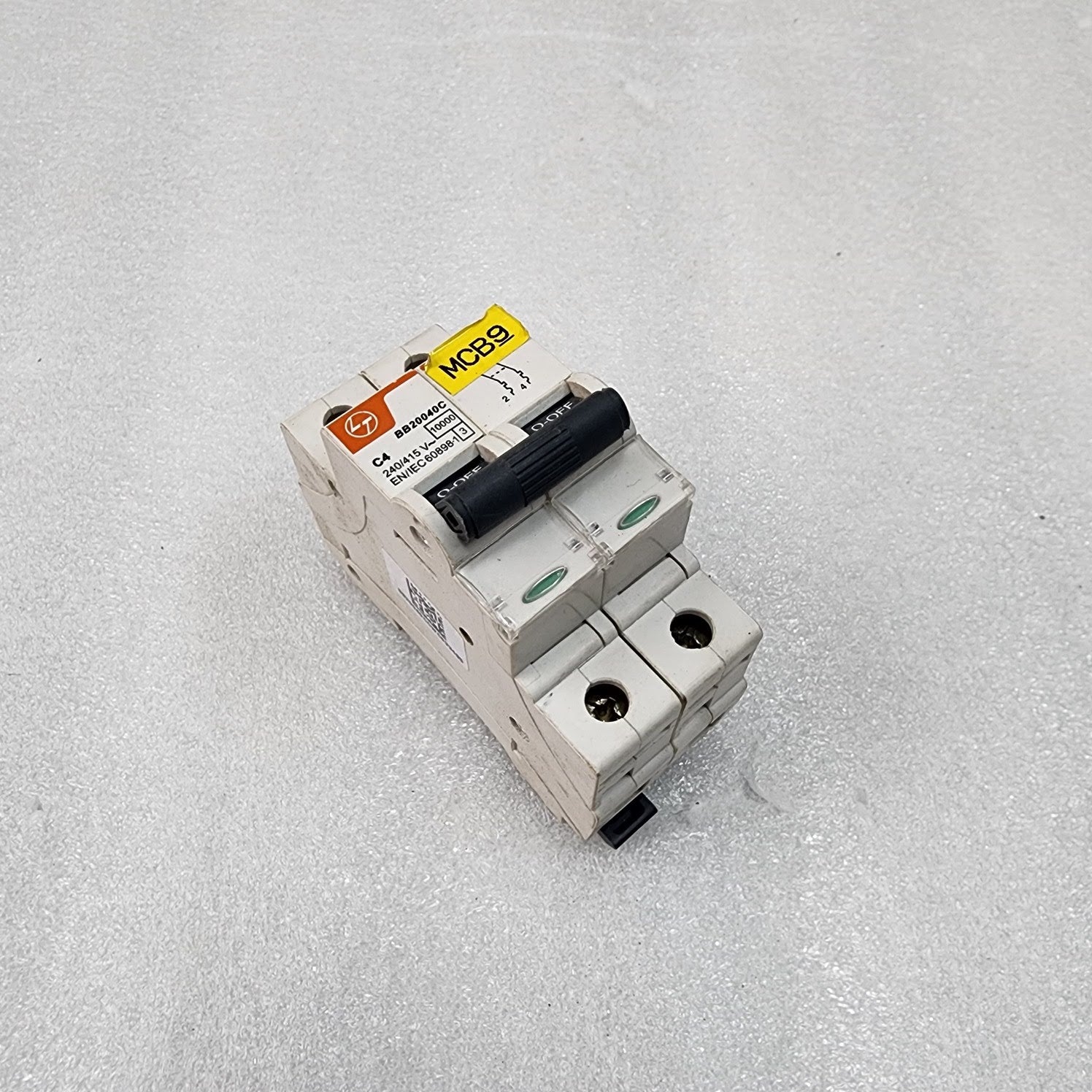 SIEMENS 5SL4202-7RC 2-POLE BREAKER 2A