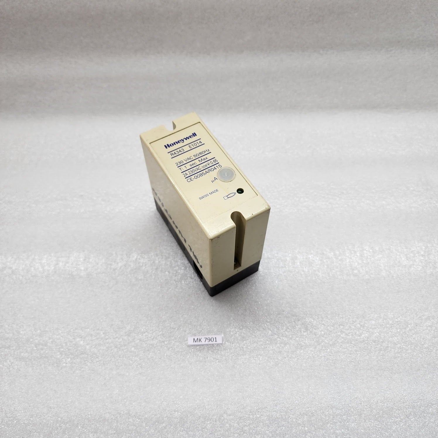 HONEYWELL R4343 E1014 FLAME RELAY 230VAC R4343E1014
