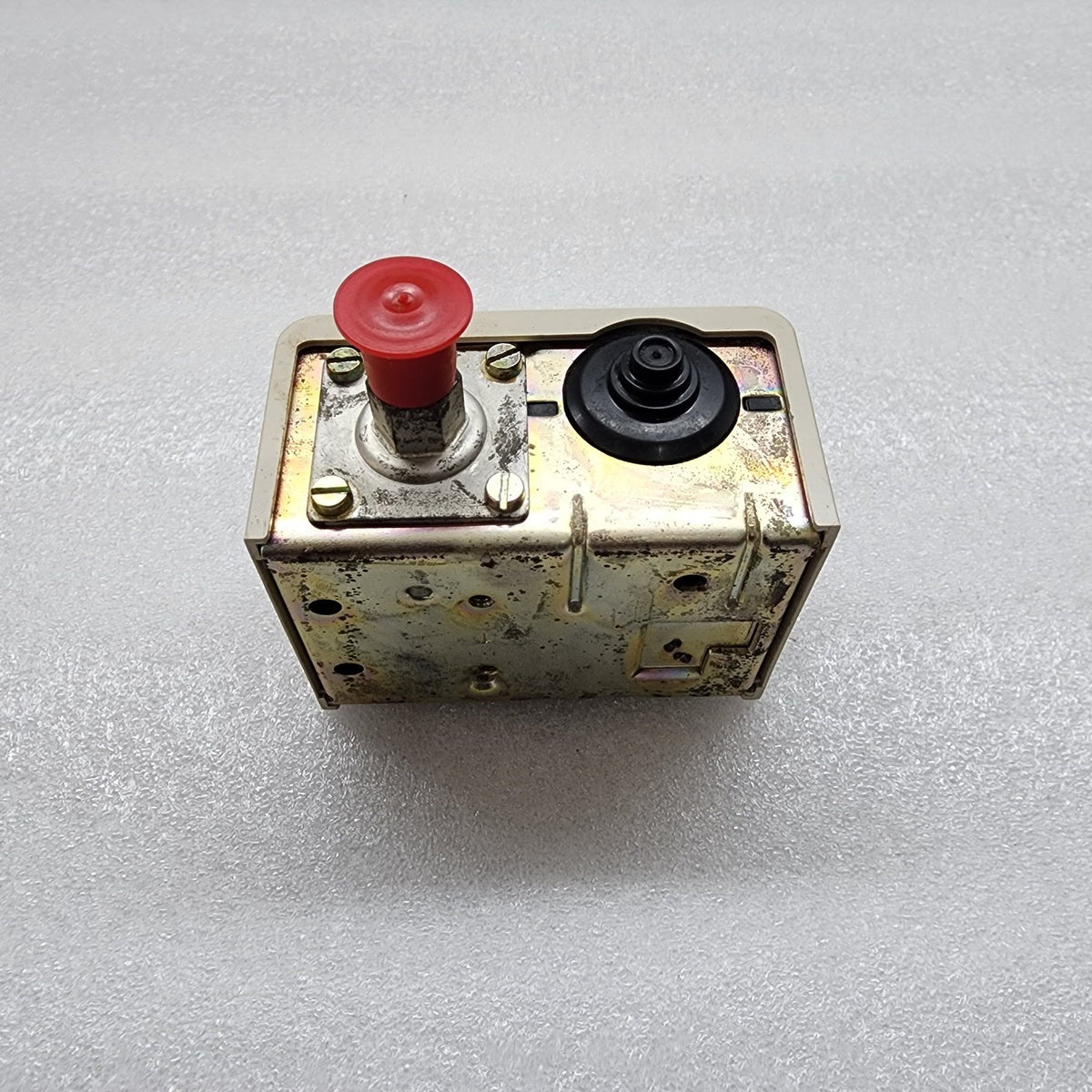 DANFOSS KP 5 PRESSURE SWITCH 060-1171 6-32BAR