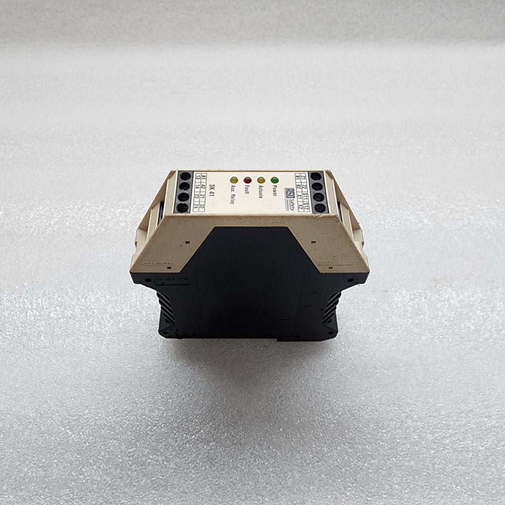 ASO SAFETY SK 41-32 SAFETY RELAY 091106177 230VAC/24VUC