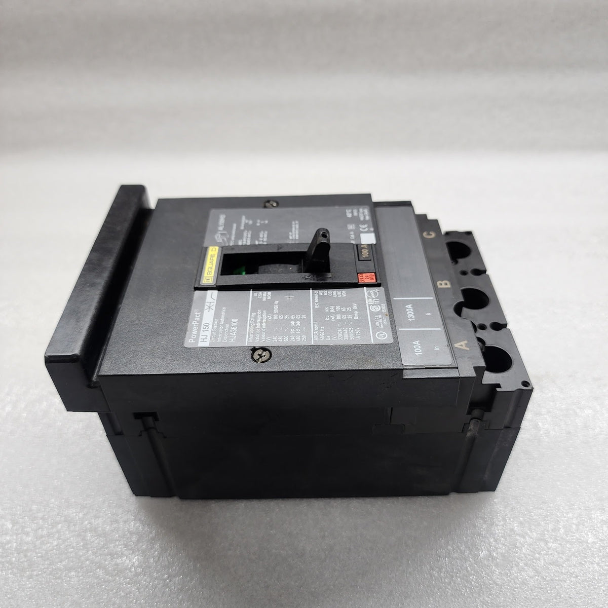 SQUARE D HJA36100 3-POLE CIRCUIT BREAKER 100A WITHOUT LINKAGE
