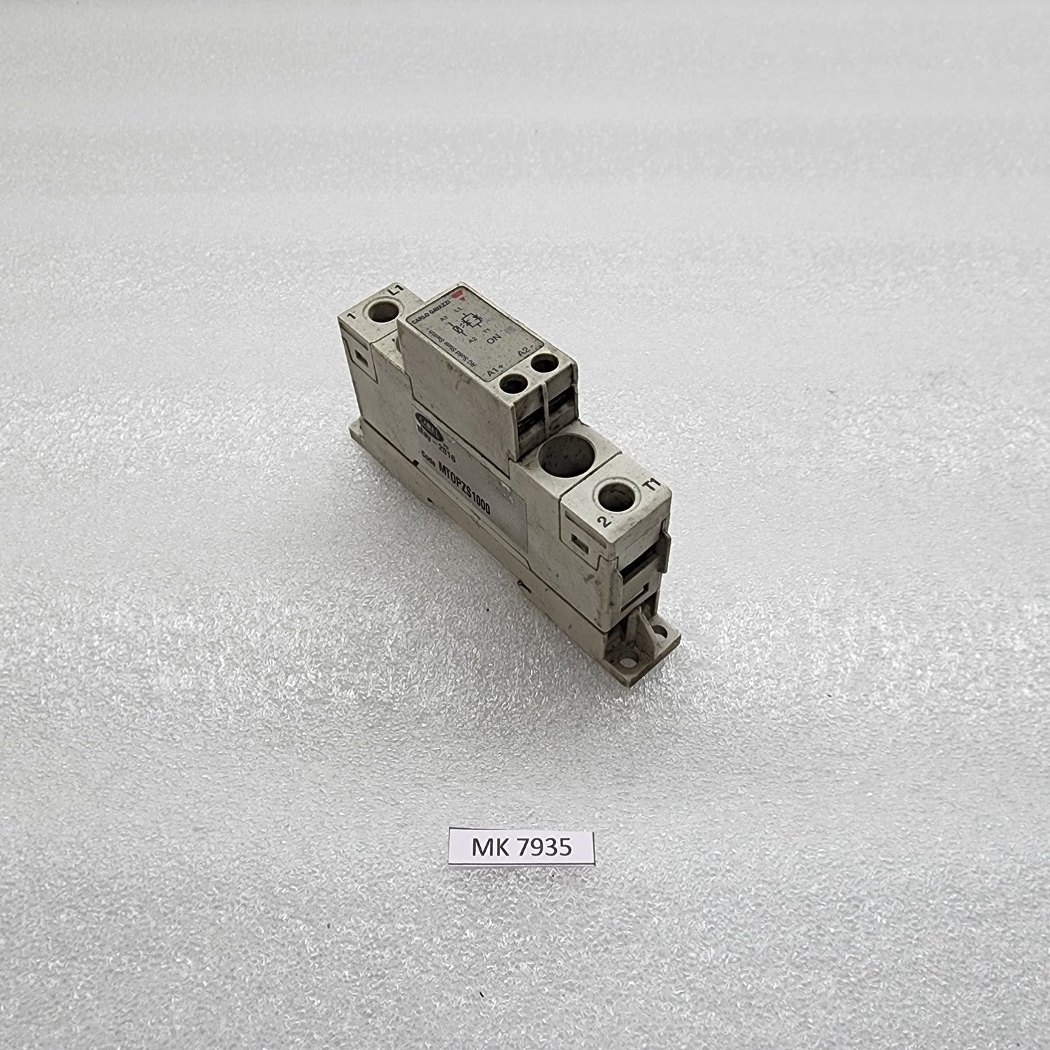 CARLO GAVAZZI RGS1A23D25KKEDIN SOLID STATE RELAY 24-240VAC/3-32VDC