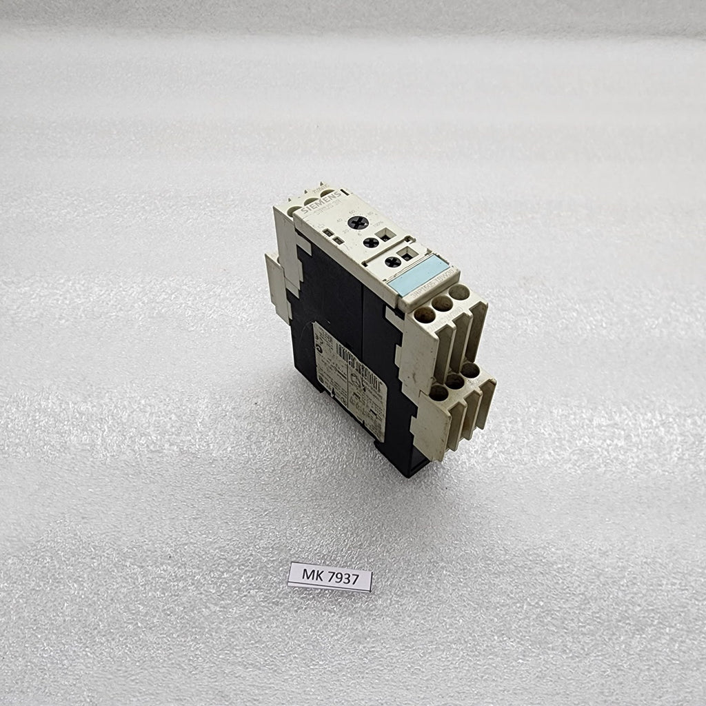 SIEMENS 3RP1505-1BW30 MULTI-FUNCTION TIME RELAY