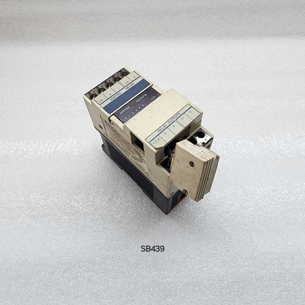 TELEMECANIQUE TSX DSF635 8-POINT INPUT MODULE