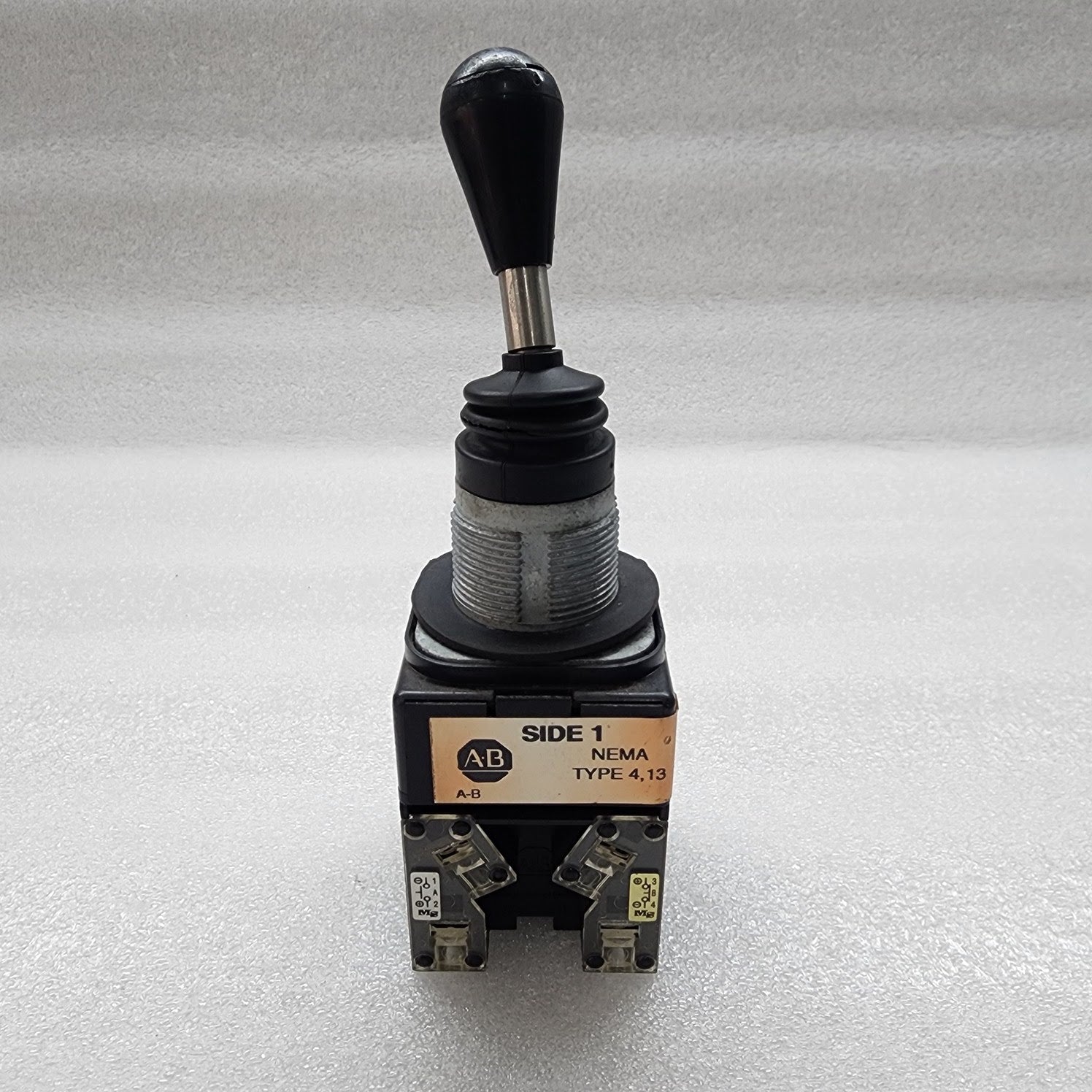 ALLEN BRADLEY CAT 800T-T4T2 SER T JOYSTICK 800T-XAY