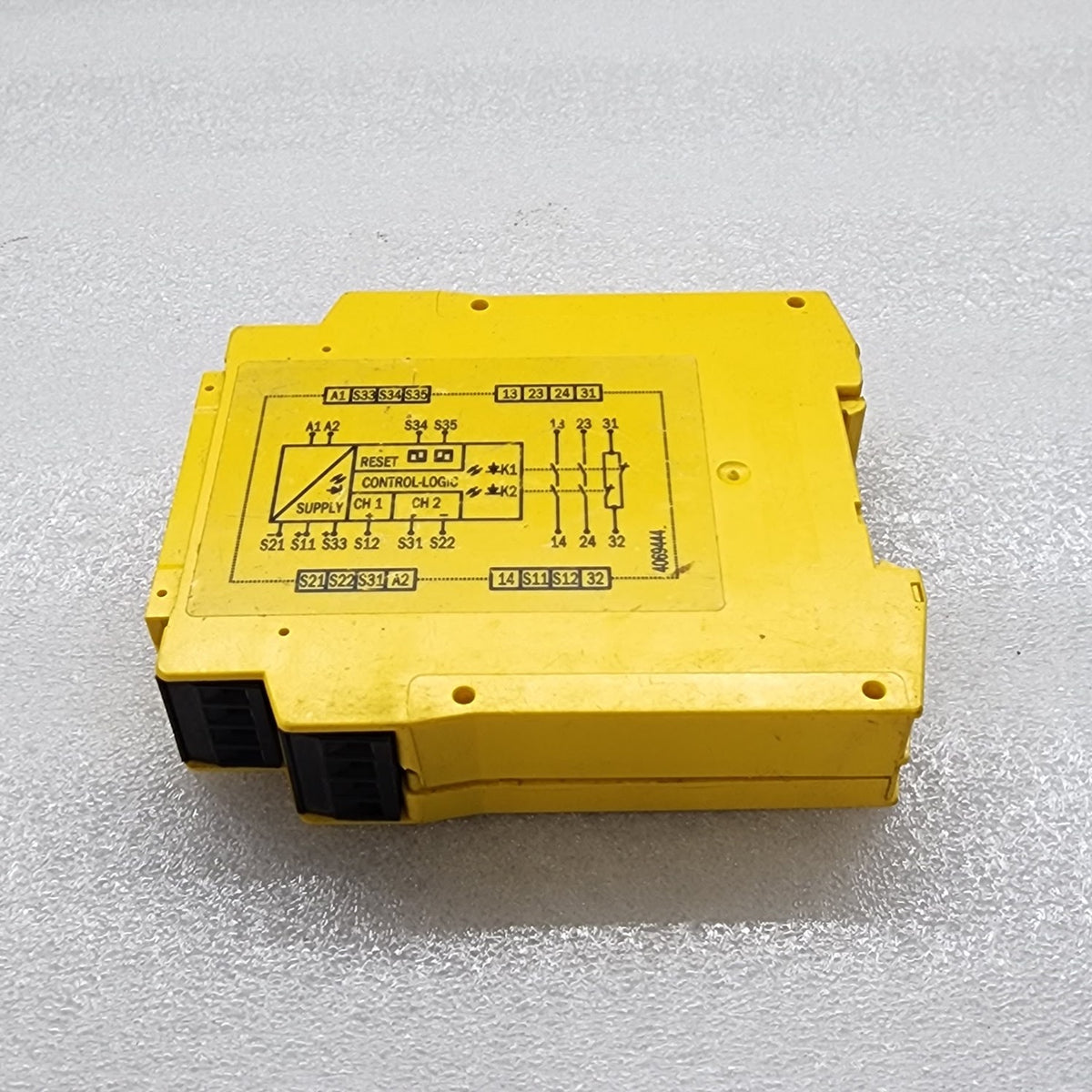 SICK UE48-20S3D2 SAFETY RELAY 6024916