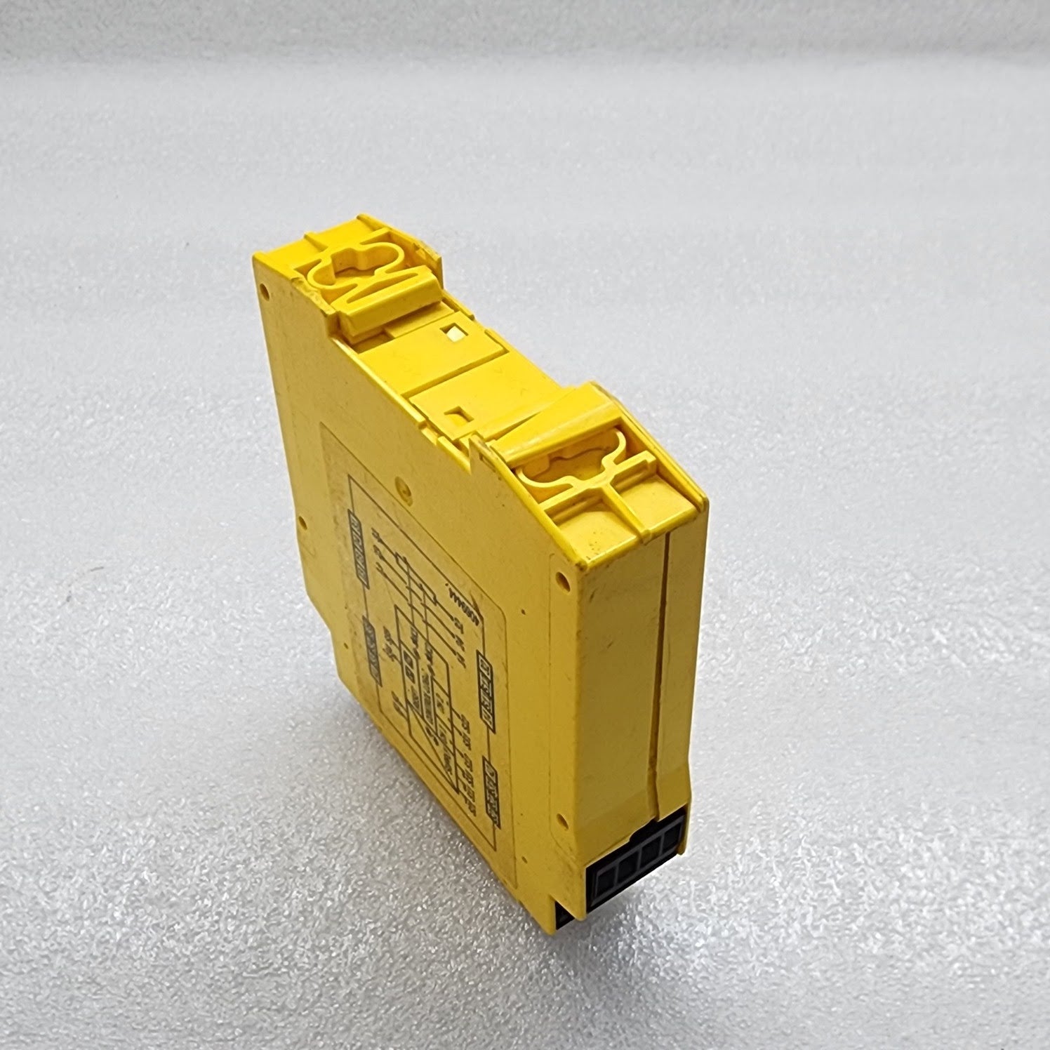 SICK UE48-20S3D2 SAFETY RELAY 6024916