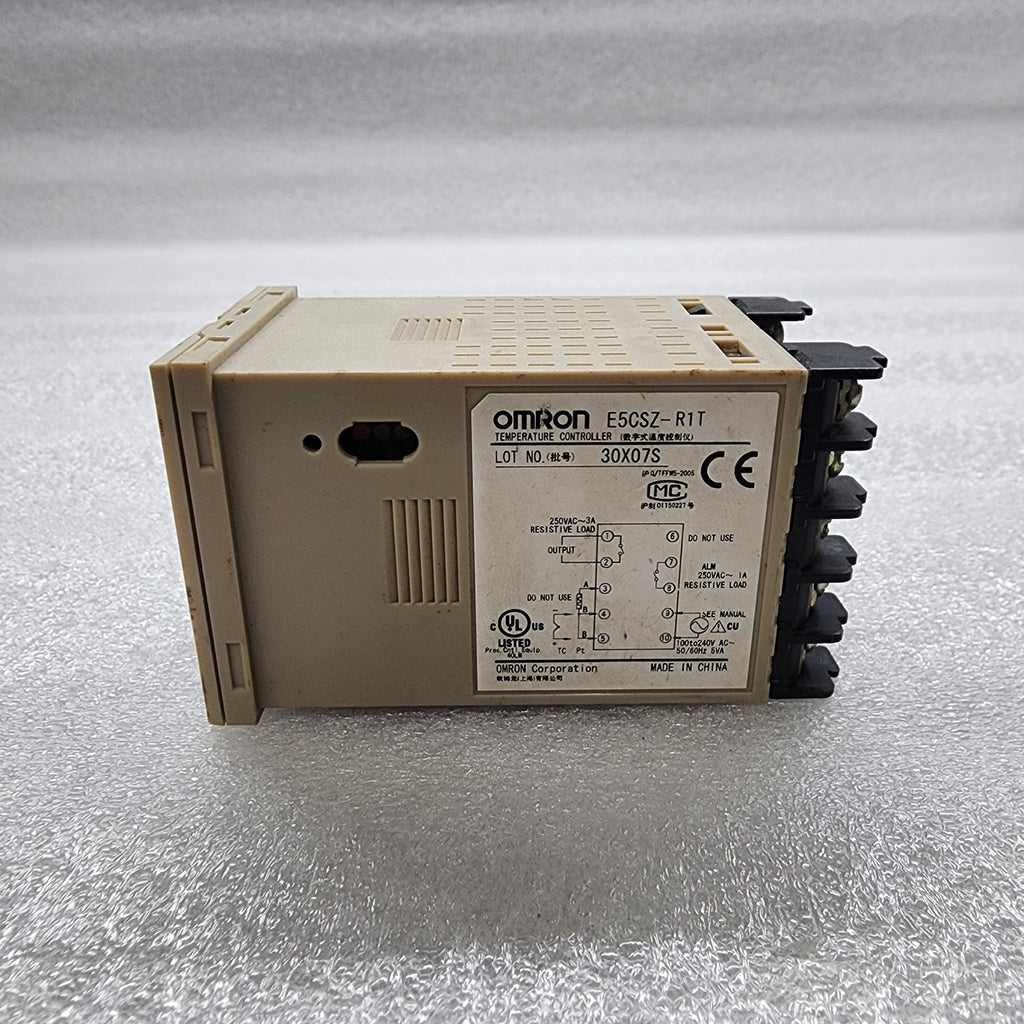 OMRON E5CSZ-R1T TEMPERATURE CONTROLLER 100-240V