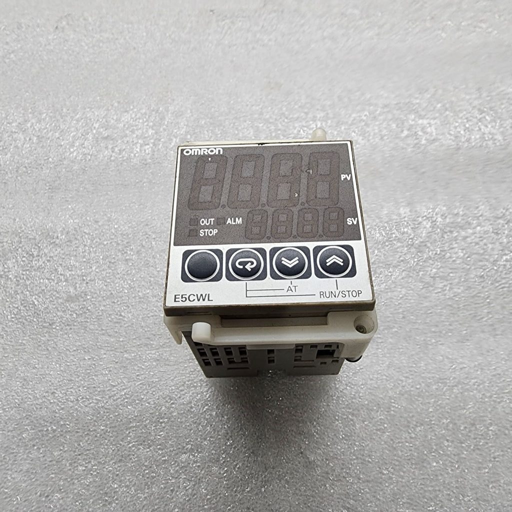 OMRON E5CWL-R1TC TEMPERATURE CONTROLLER 100-240VAC