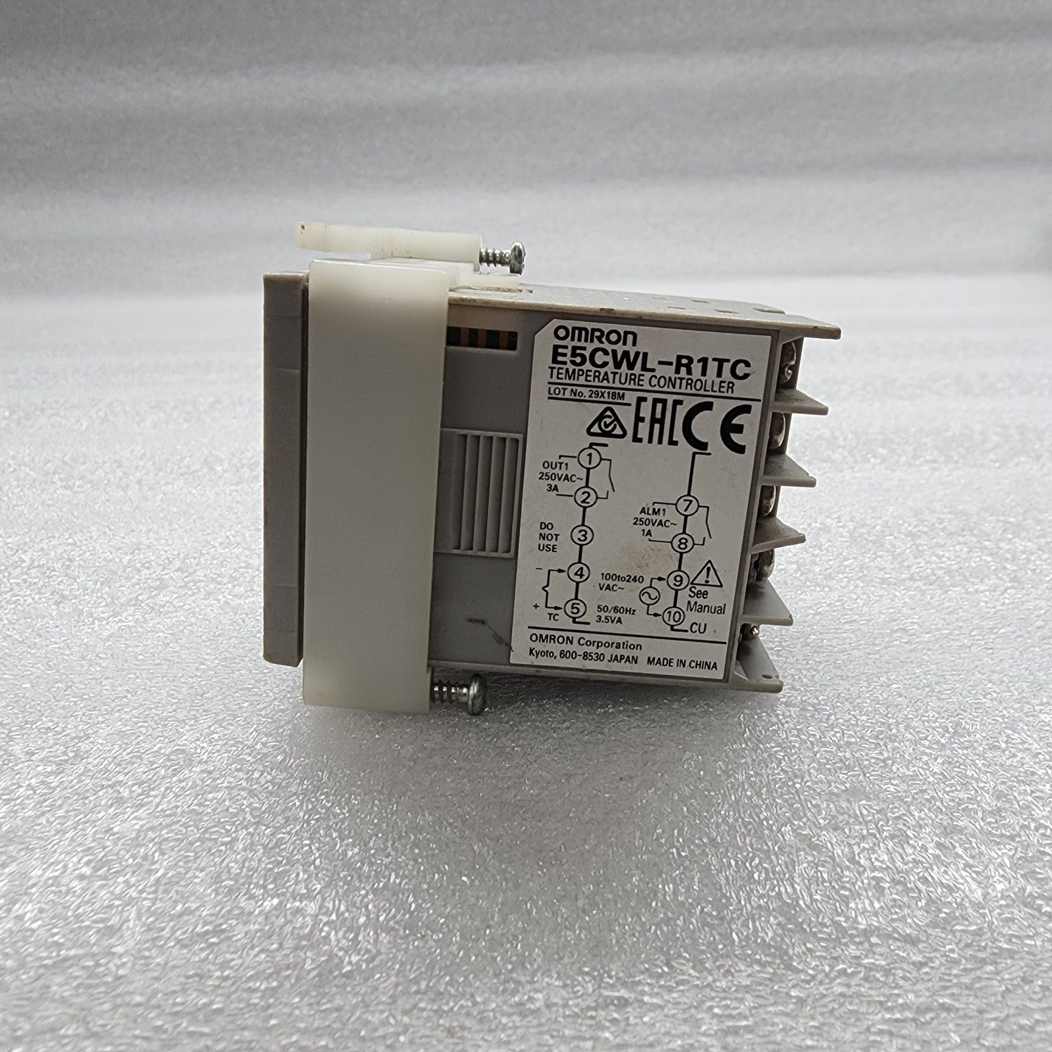 OMRON E5CWL-R1TC TEMPERATURE CONTROLLER 100-240VAC