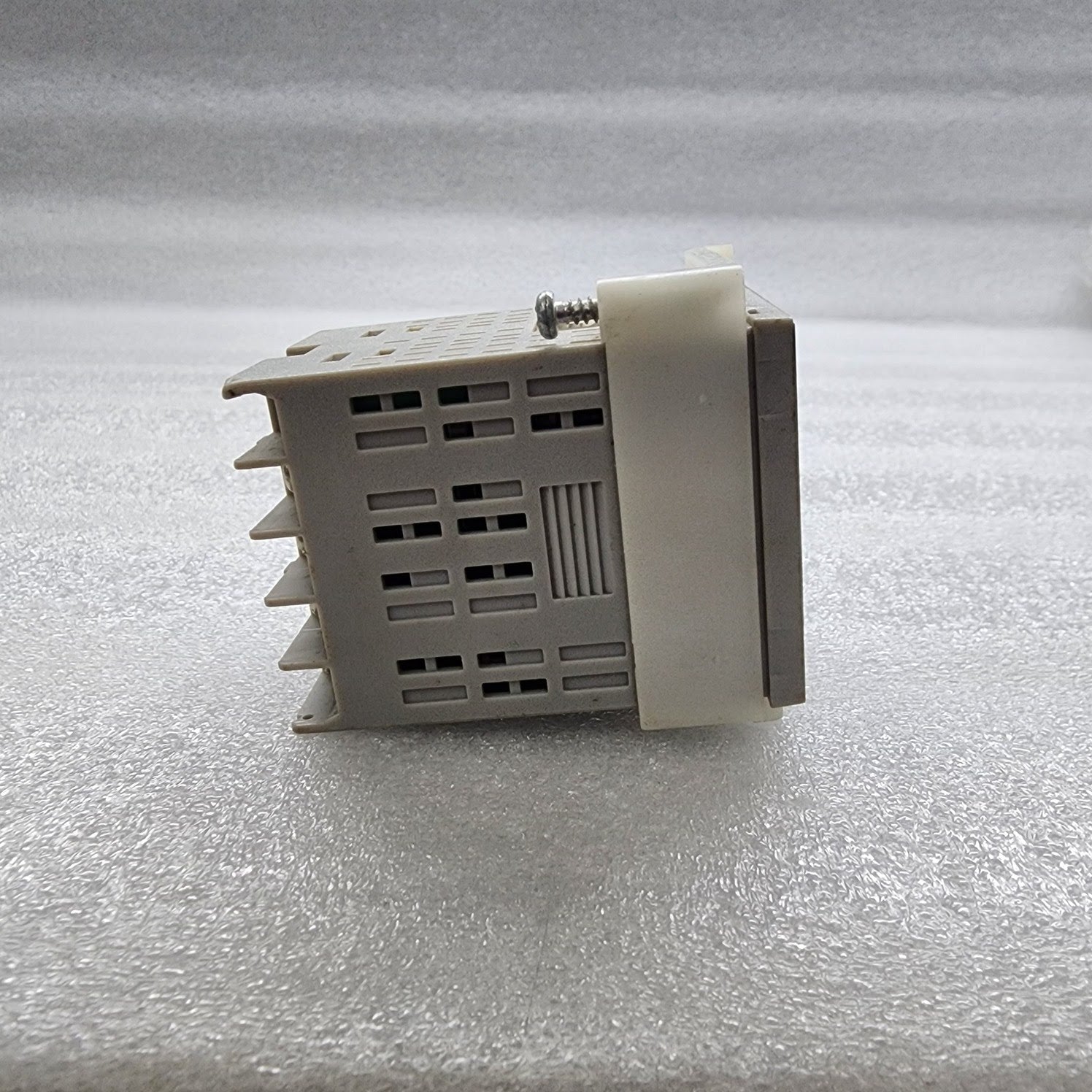 OMRON E5CWL-R1TC TEMPERATURE CONTROLLER 100-240VAC