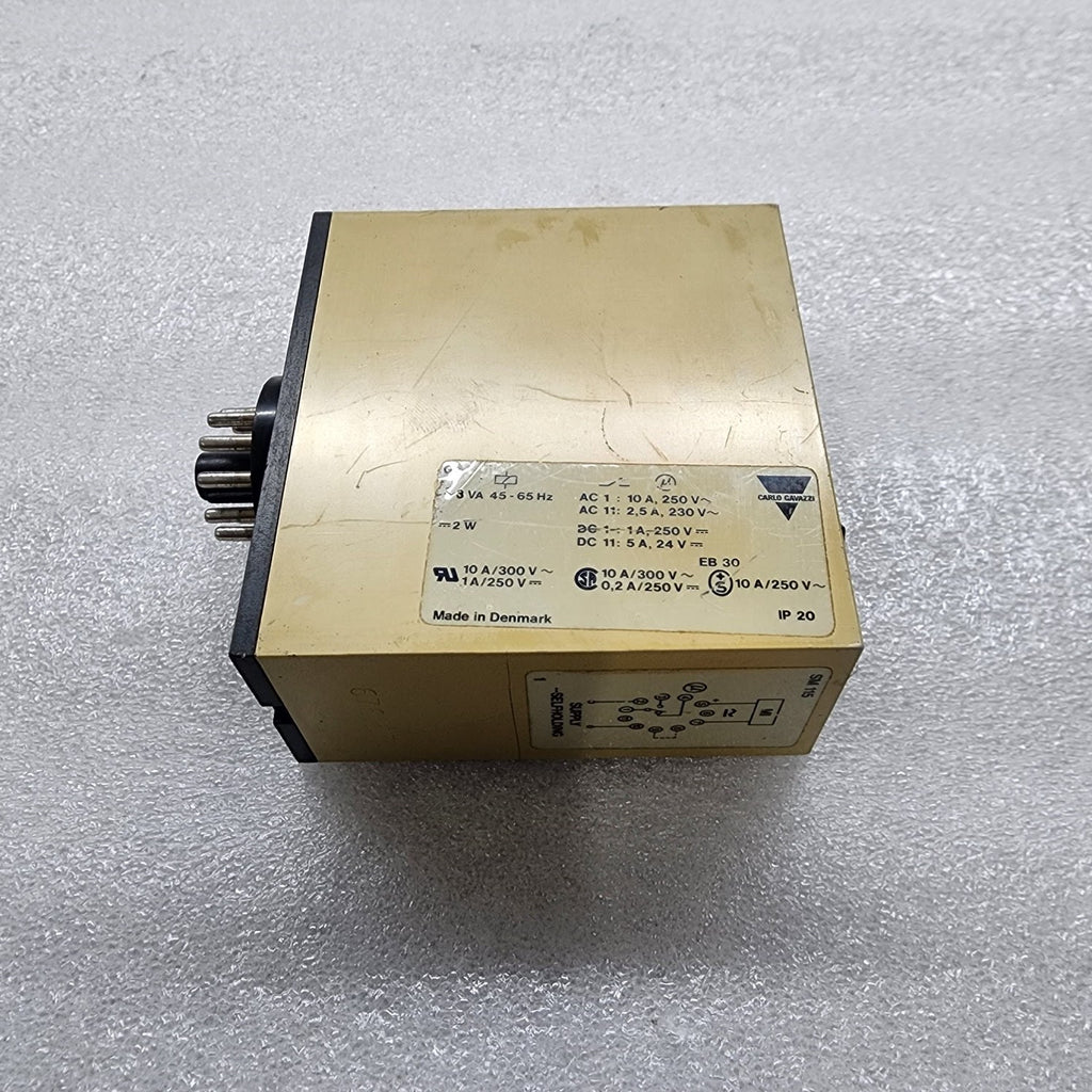 CARLO GAVAZZI SM 115 724 CURRENT LEVEL RELAY 24V