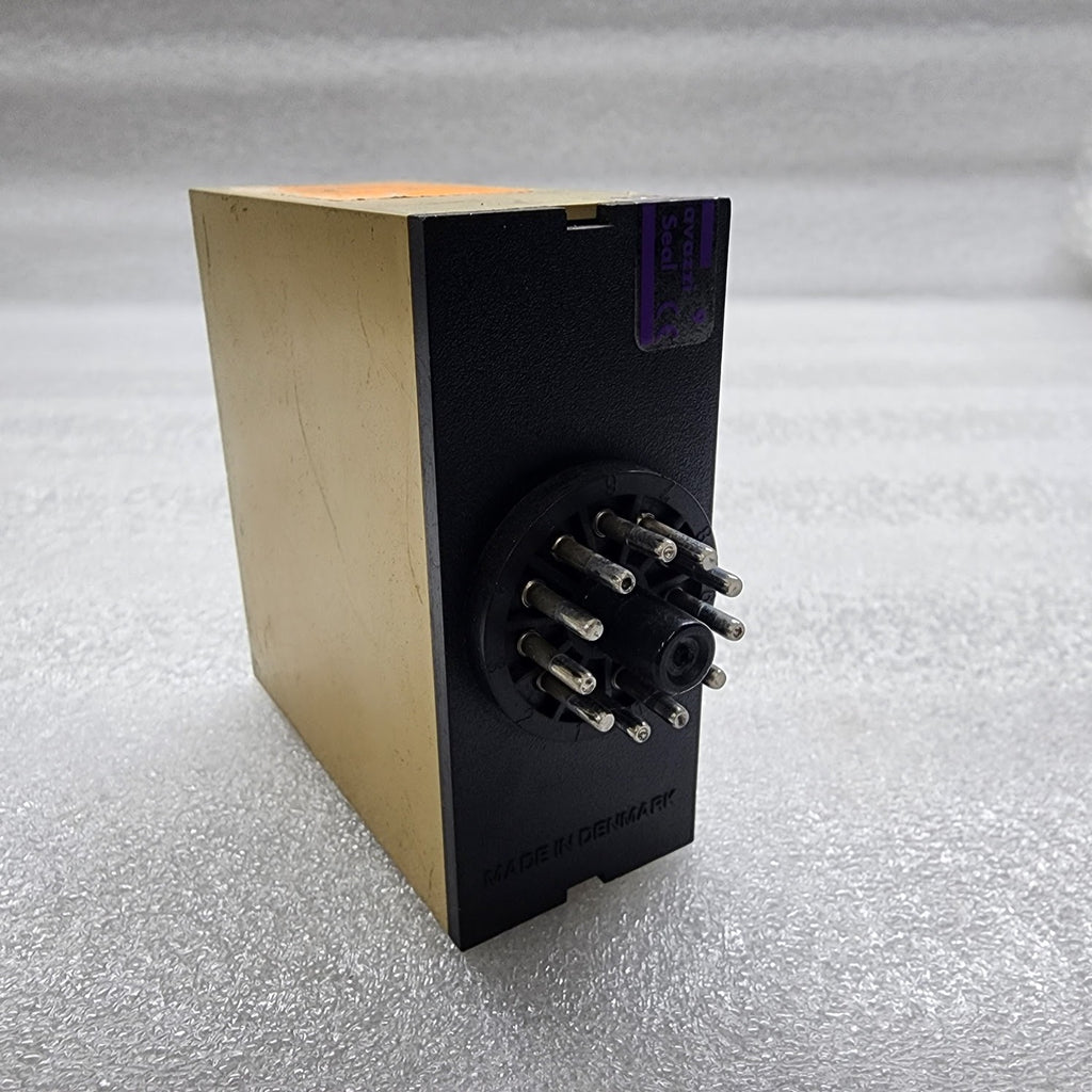 CARLO GAVAZZI SM 115 724 CURRENT LEVEL RELAY 24V
