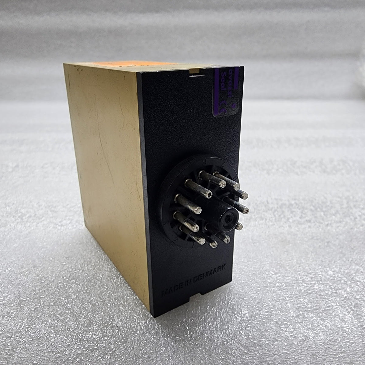 CARLO GAVAZZI SM 115 724 CURRENT LEVEL RELAY 24V