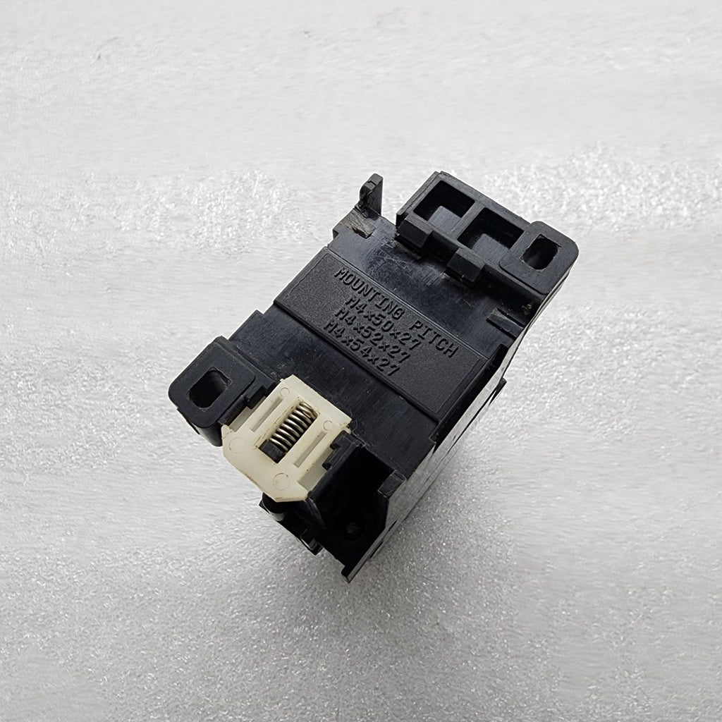 MITSUBISHI SR-K6 3-POLE MAGNETIC CONTACTOR 3A COIL VOLTAGE 380-440V