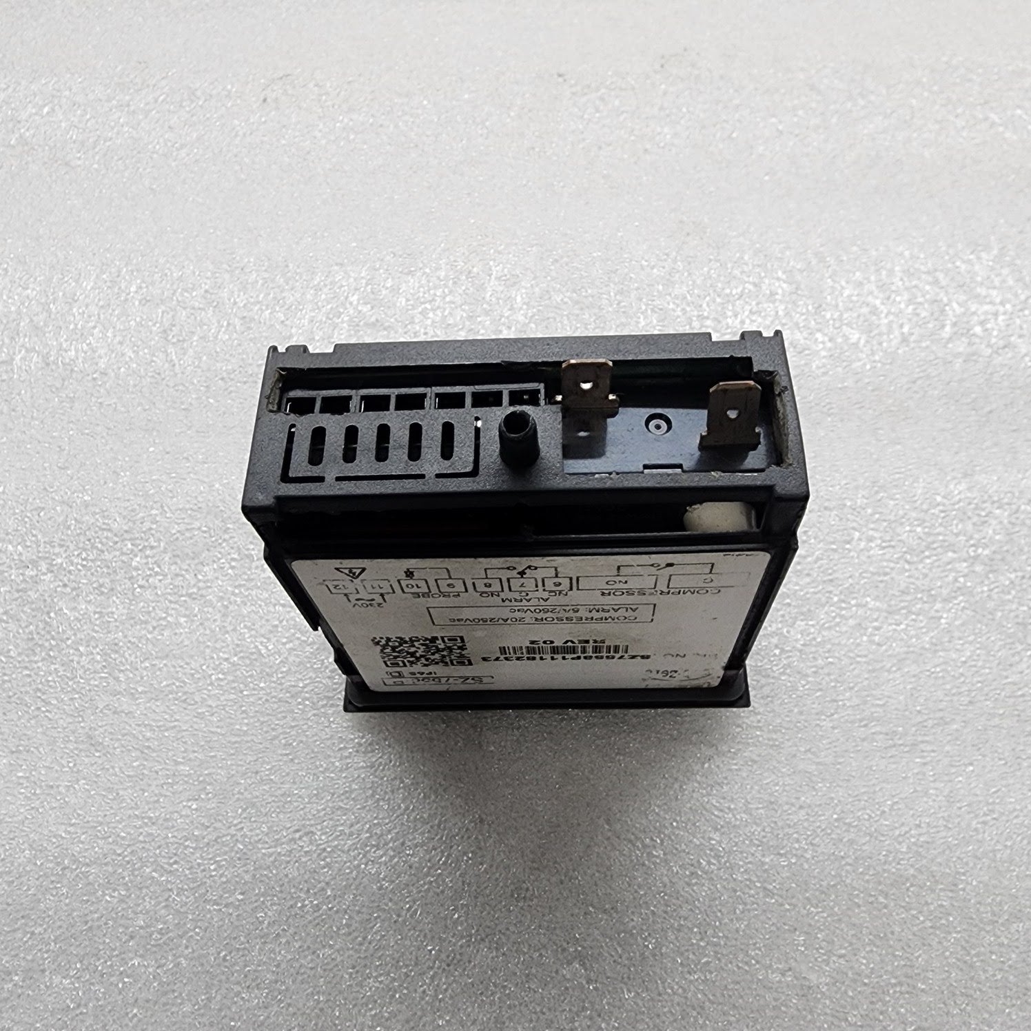 SUB-ZERO SZ-7558-P TEMPERATURE CONTROLLER 230V