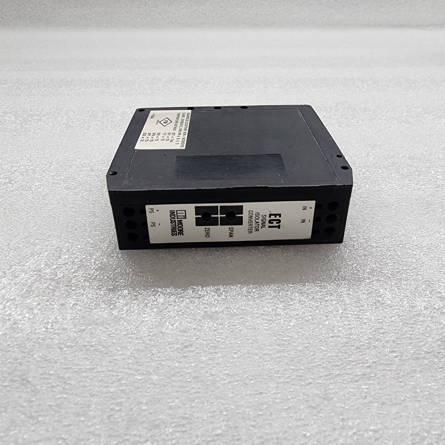 MOORE ECT SIGNAL ISOLATOR CONVERTER