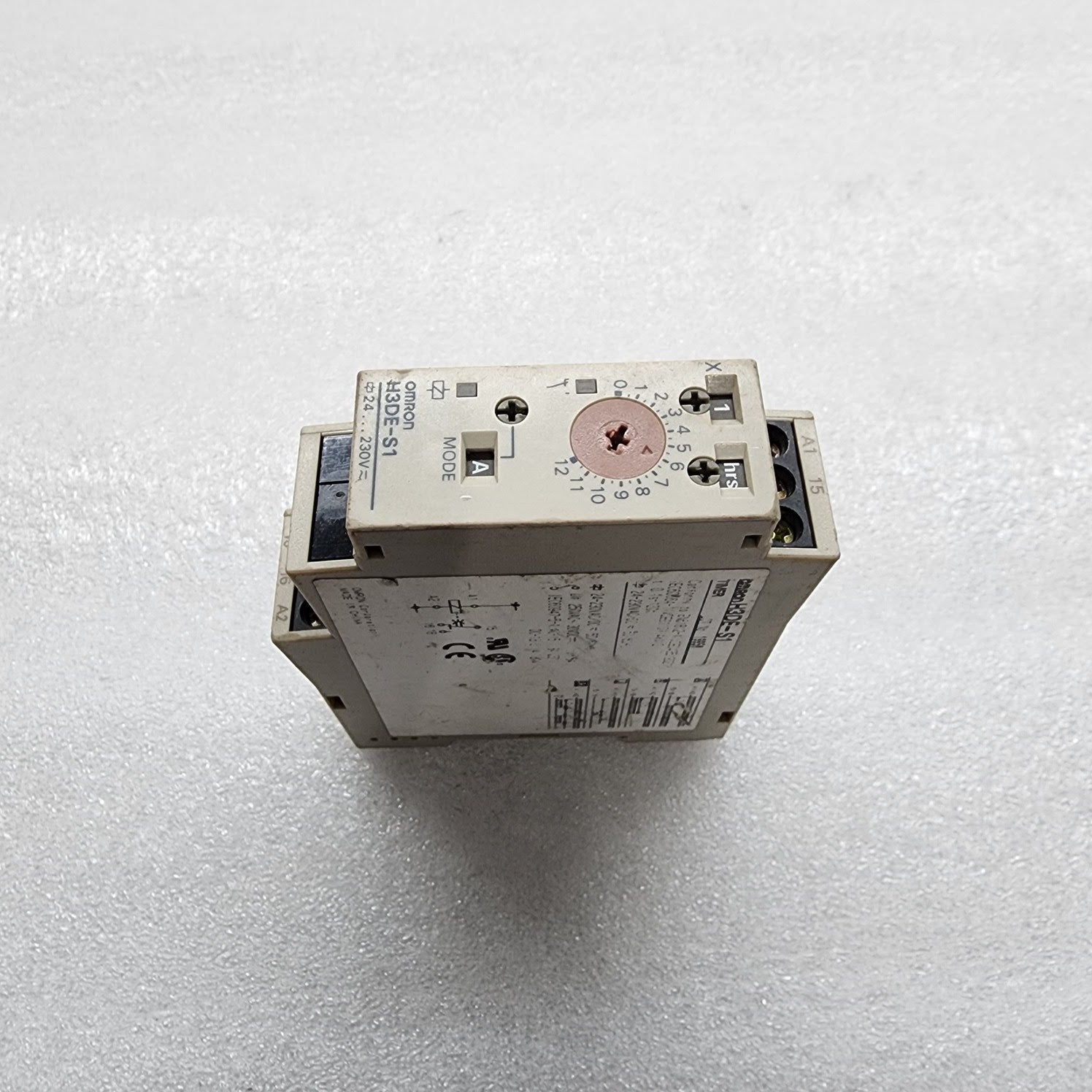 OMRON H3DE-S1 MULTIFUNCTION TIMER RELAY 24-230VAC/DC