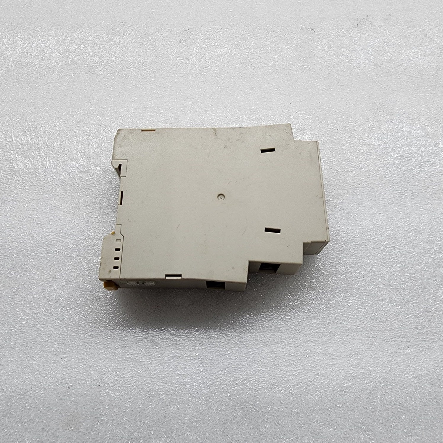 OMRON H3DE-S1 MULTIFUNCTION TIMER RELAY 24-230VAC/DC