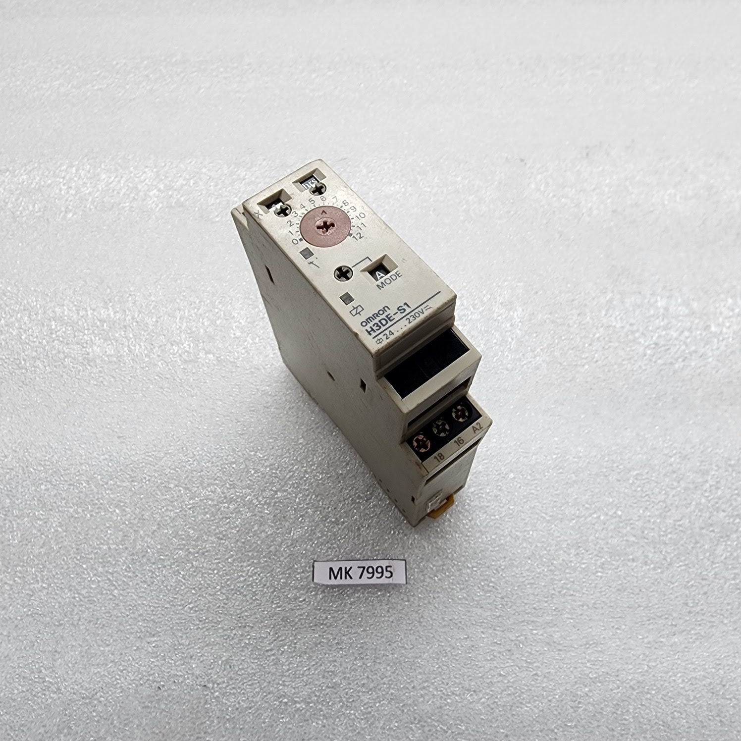 OMRON H3DE-S1 MULTIFUNCTION TIMER RELAY 24-230VAC/DC