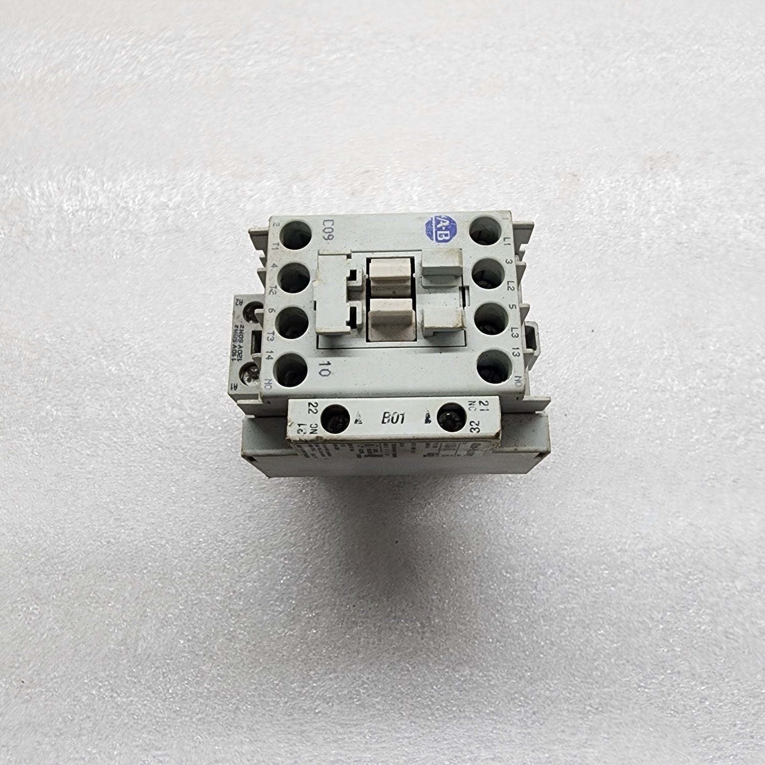 ALLEN BRADLEY CAT 100-C09-10 3-POLE CONTACTOR COIL VOLTAGE 110-120V