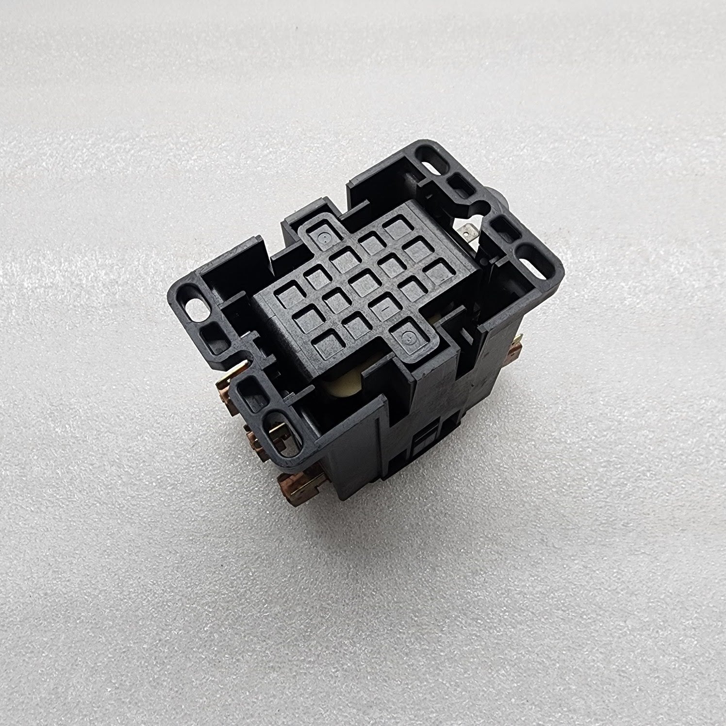 SQUARE D 8910DPA43 3-POLE DEFINITE PURPOSE CONTACTOR 40A