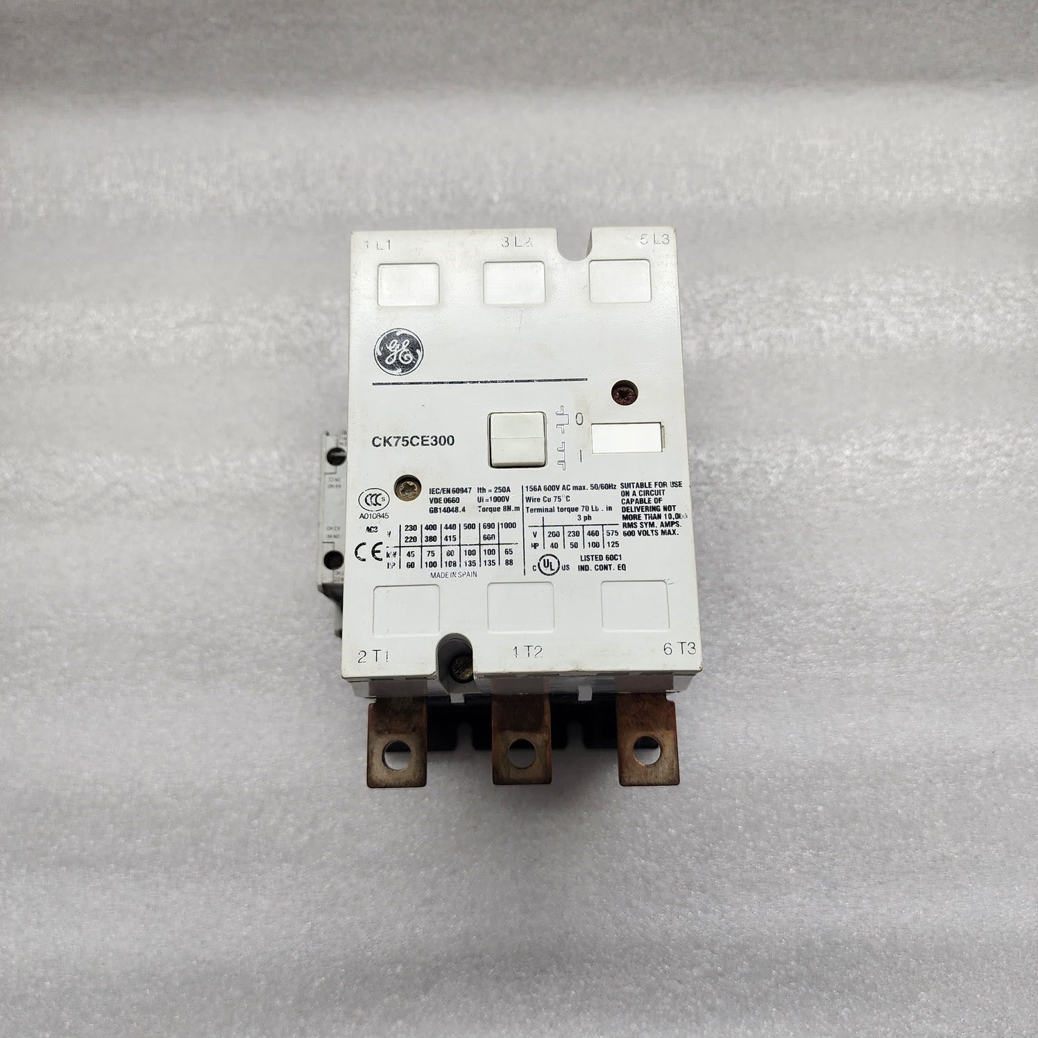 GE CK75CE300 3-POLE CONTACTOR 250A COIL VOLTAGE 24VDC