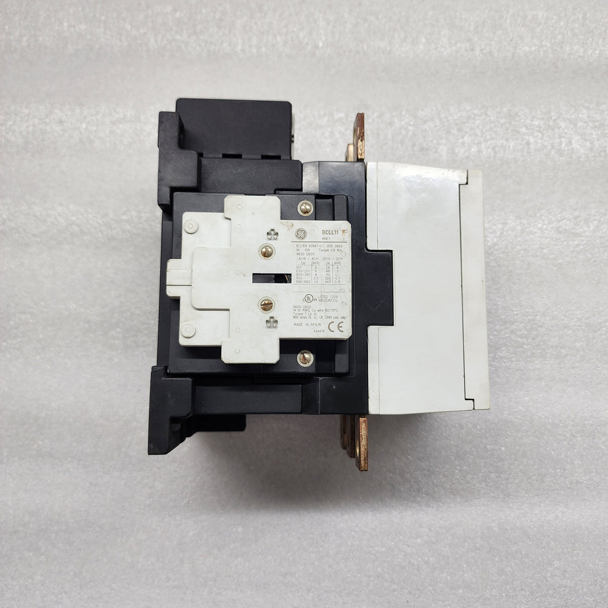 GE CK75CE300 3-POLE CONTACTOR 250A COIL VOLTAGE 24VDC