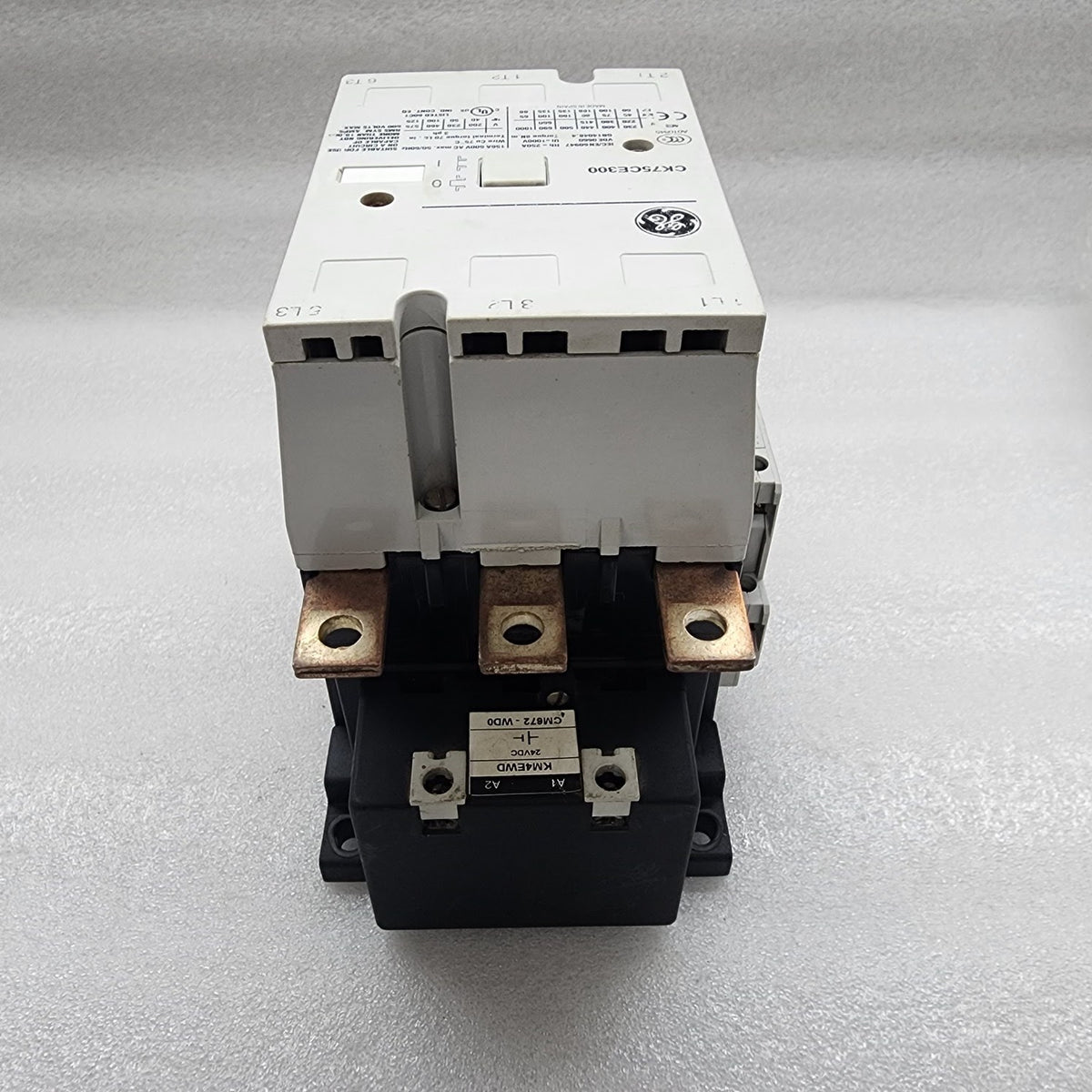 GE CK75CE300 3-POLE CONTACTOR 250A COIL VOLTAGE 24VDC
