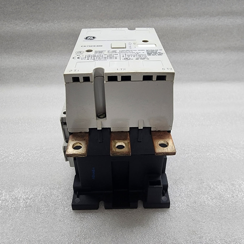 GE CK75CE300 3-POLE CONTACTOR 250A COIL VOLTAGE 24VDC