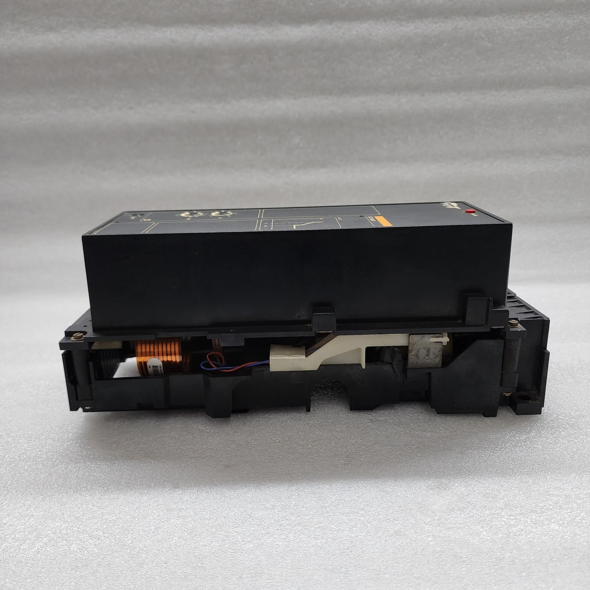 MERLIN GERIN ST208D MASTERPACT FOR TRIP CONTROL UNIT