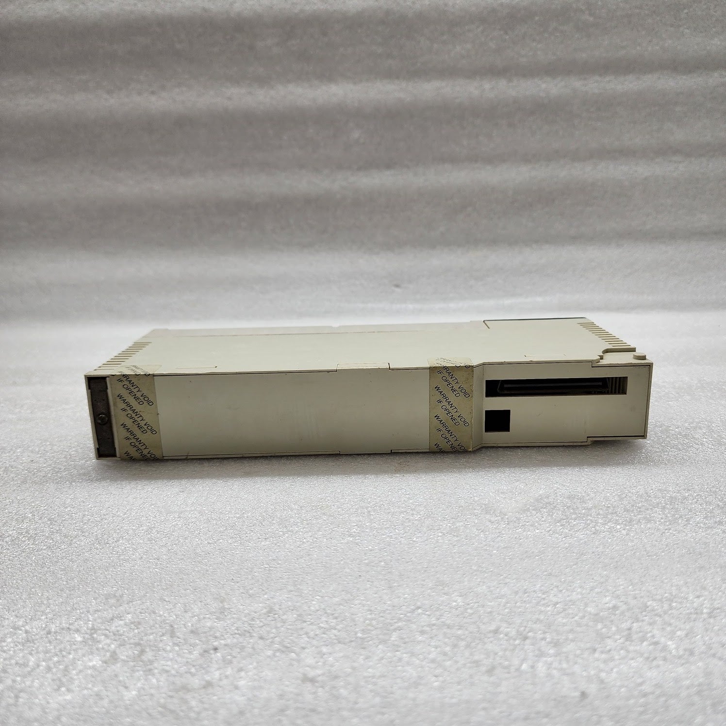 140DSI35300 DISCRETE INPUT MODULE