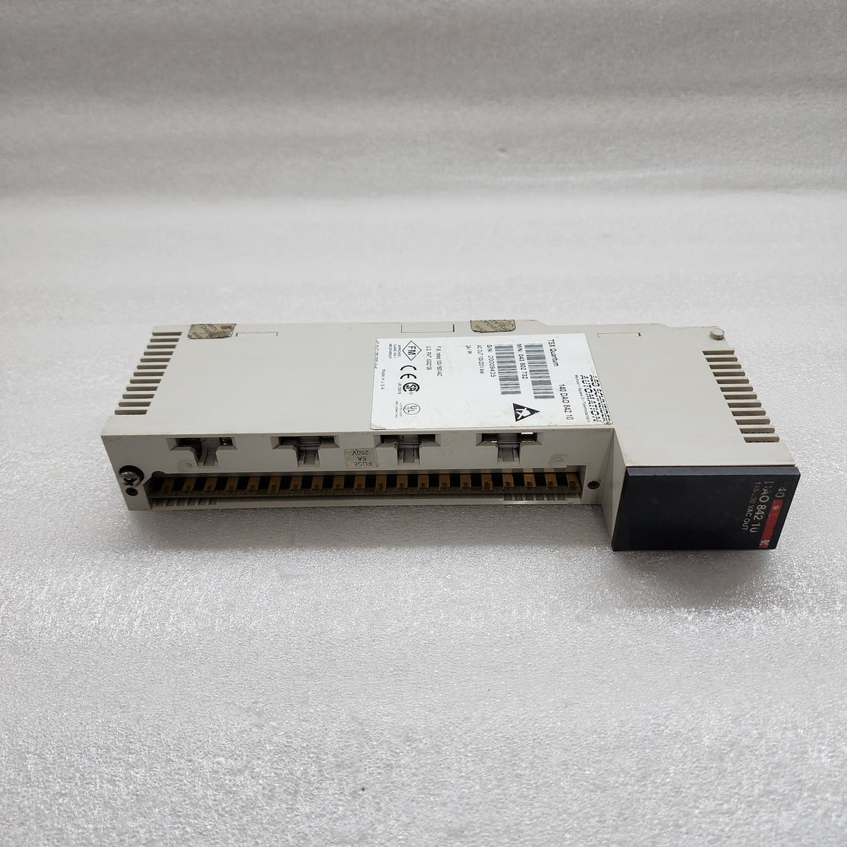 140DAO84210 DISCRETE OUTPUT MODULE