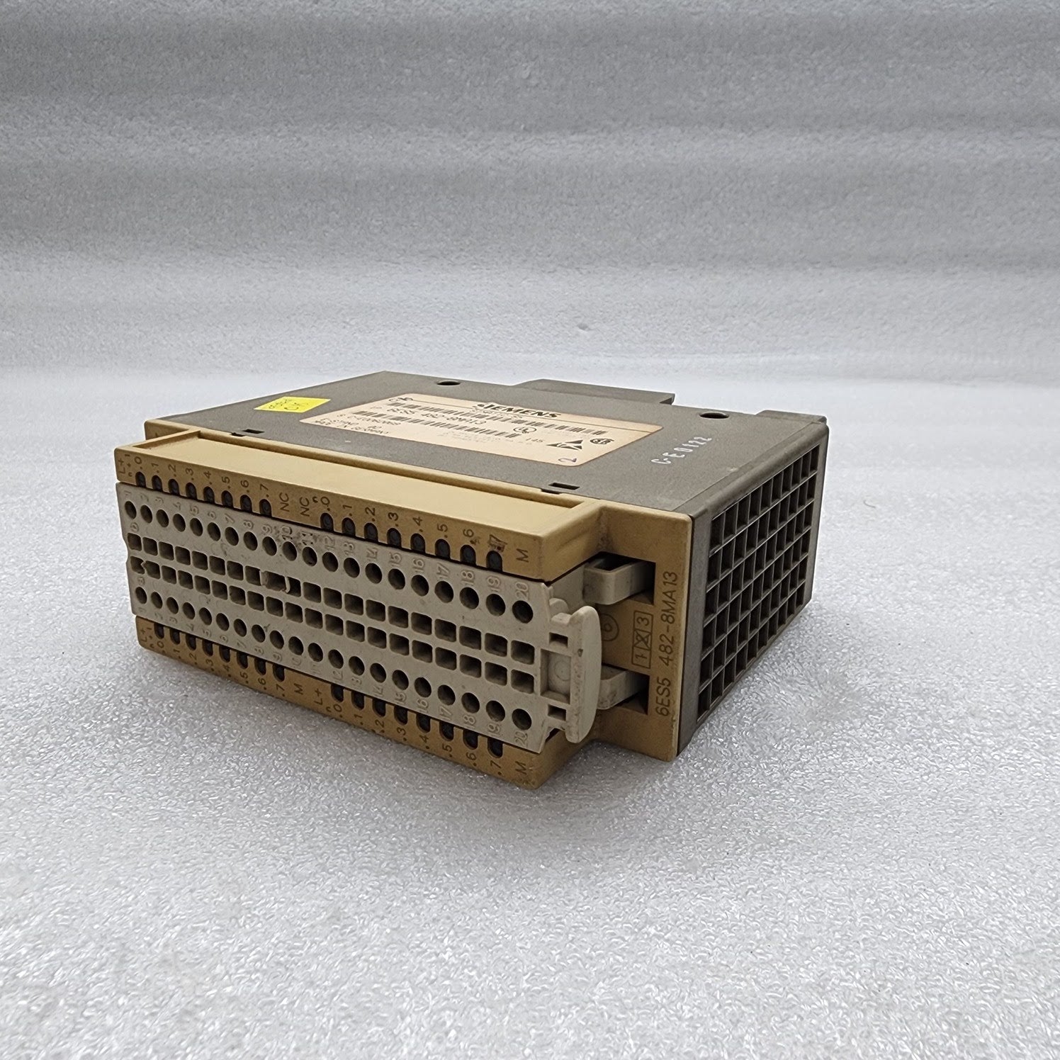 SIEMENS 6ES5 482-8MA13 DIGITAL INPUT/OUTPUT MODULE