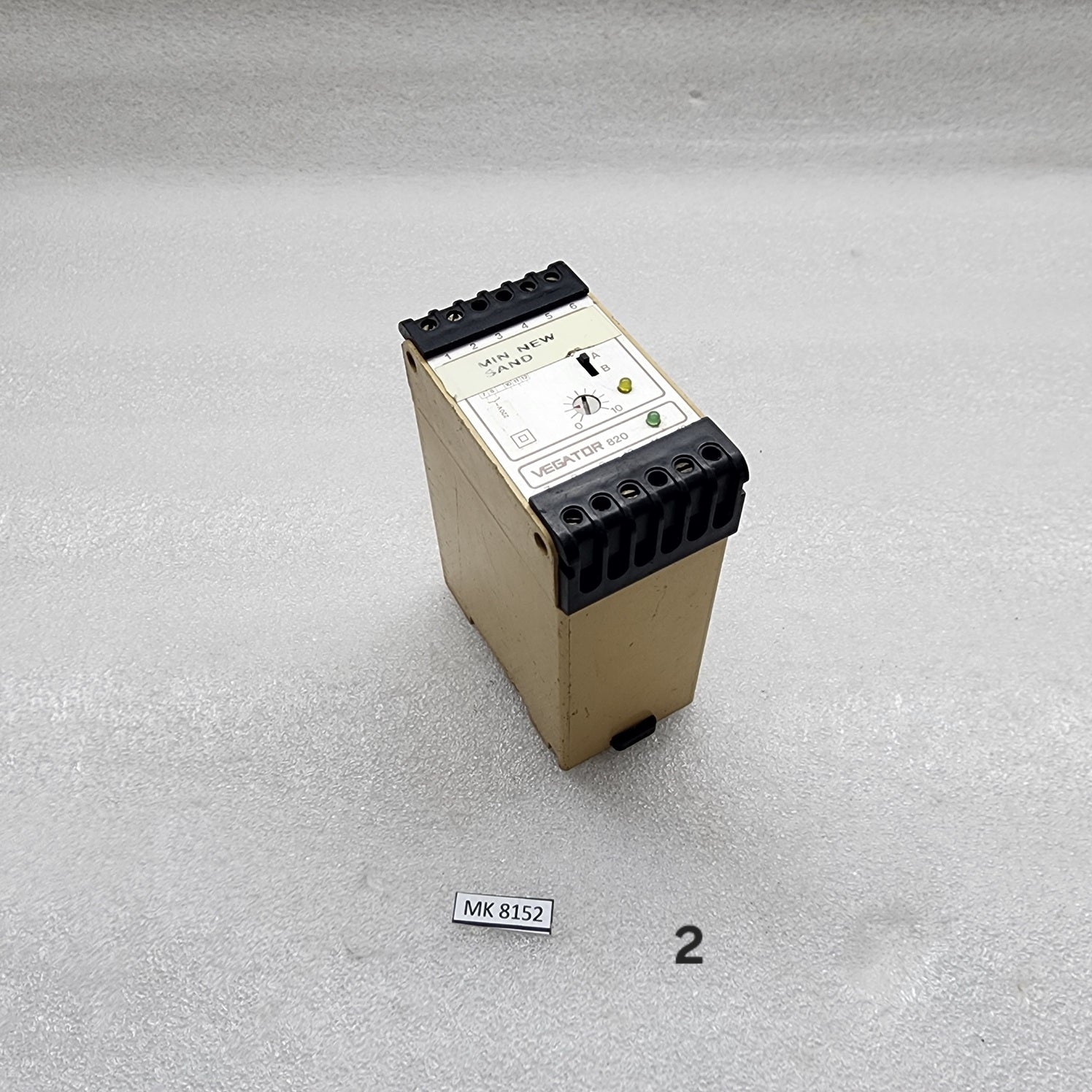 VEGATOR 820 LEVEL SWITCHGEAR
