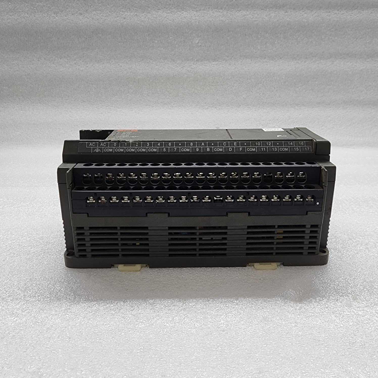 FUJI ELECTRIC NW0P60R-31 BASIC UNIT PROGRAMMABLE CONTROLLER