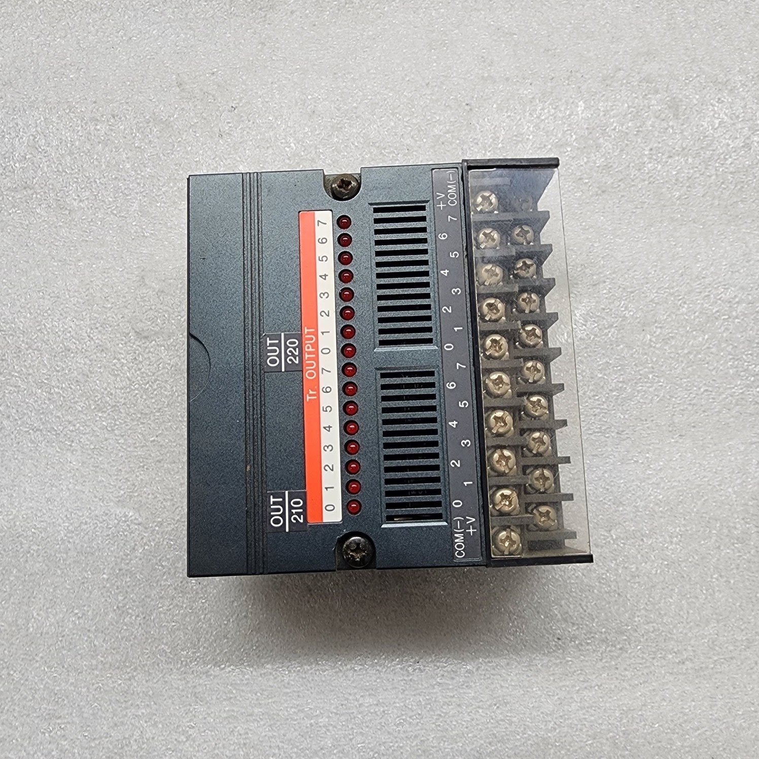 IDEC PFJ-T162U 16-TRANSISTOR OUTPUT UNIT FA-1J