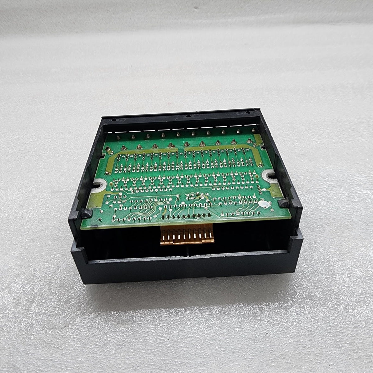 IDEC PFJ-T162U 16-TRANSISTOR OUTPUT UNIT FA-1J
