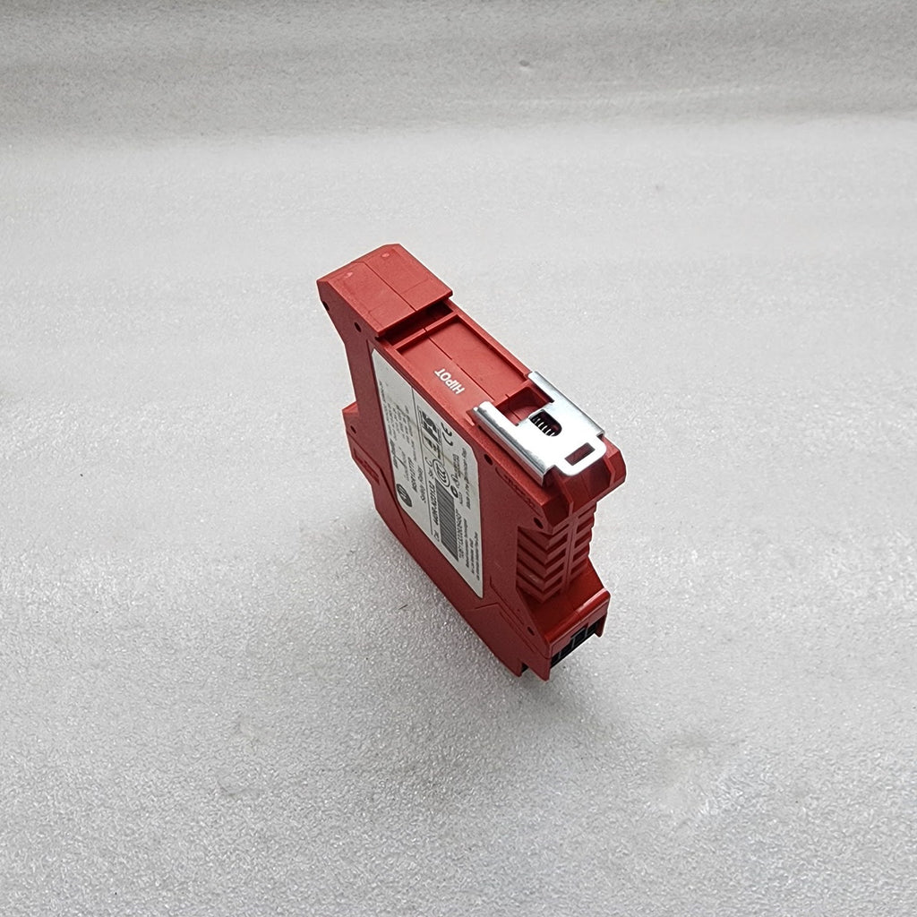 ALLEN BRADLEY CAT 440R-N23132 GUARD MASTER MSR127TP SAFETY RELAY