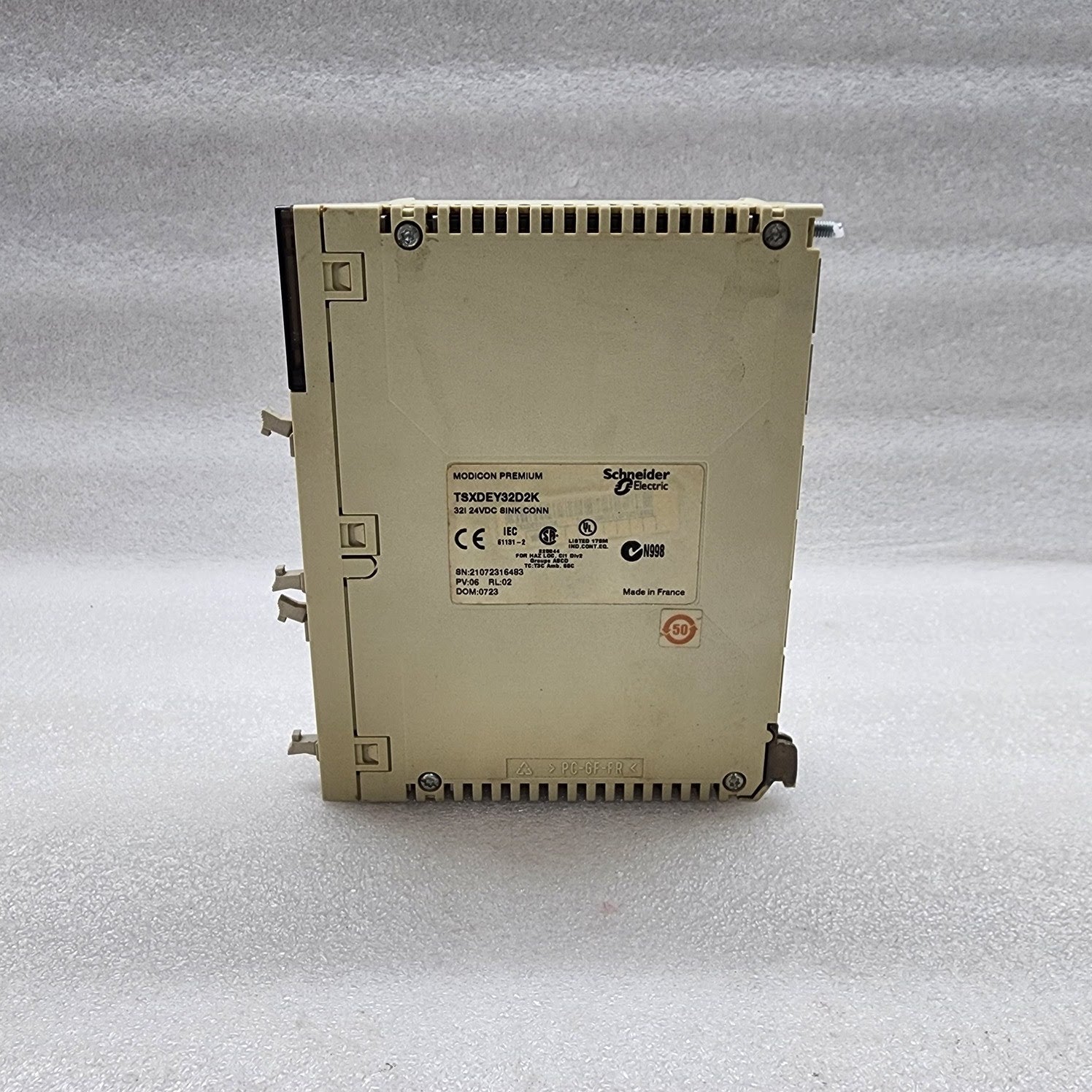 TSXDEY32D2K 32I 24VDC 8INK CONN