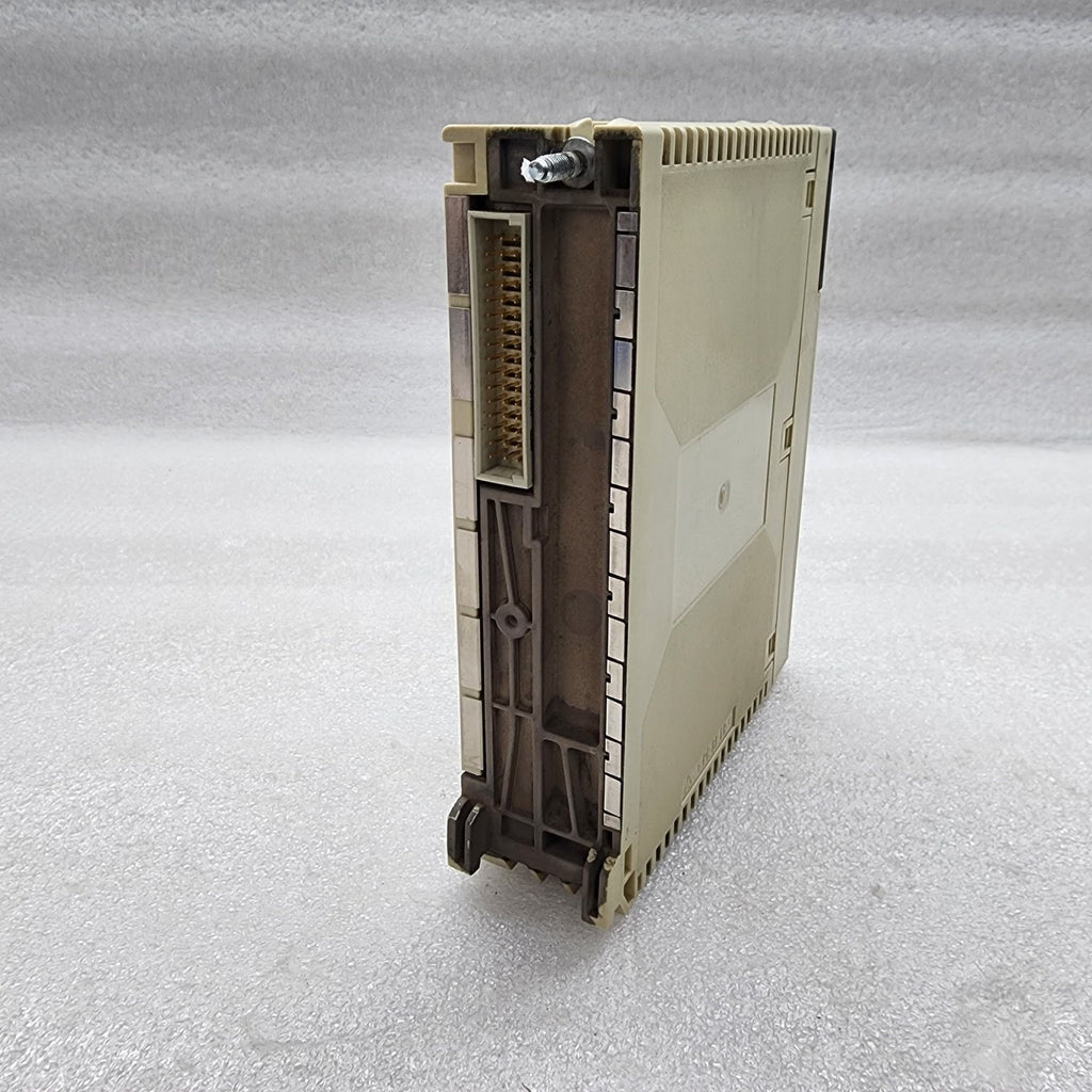 TSXDEY32D2K 32I 24VDC 8INK CONN
