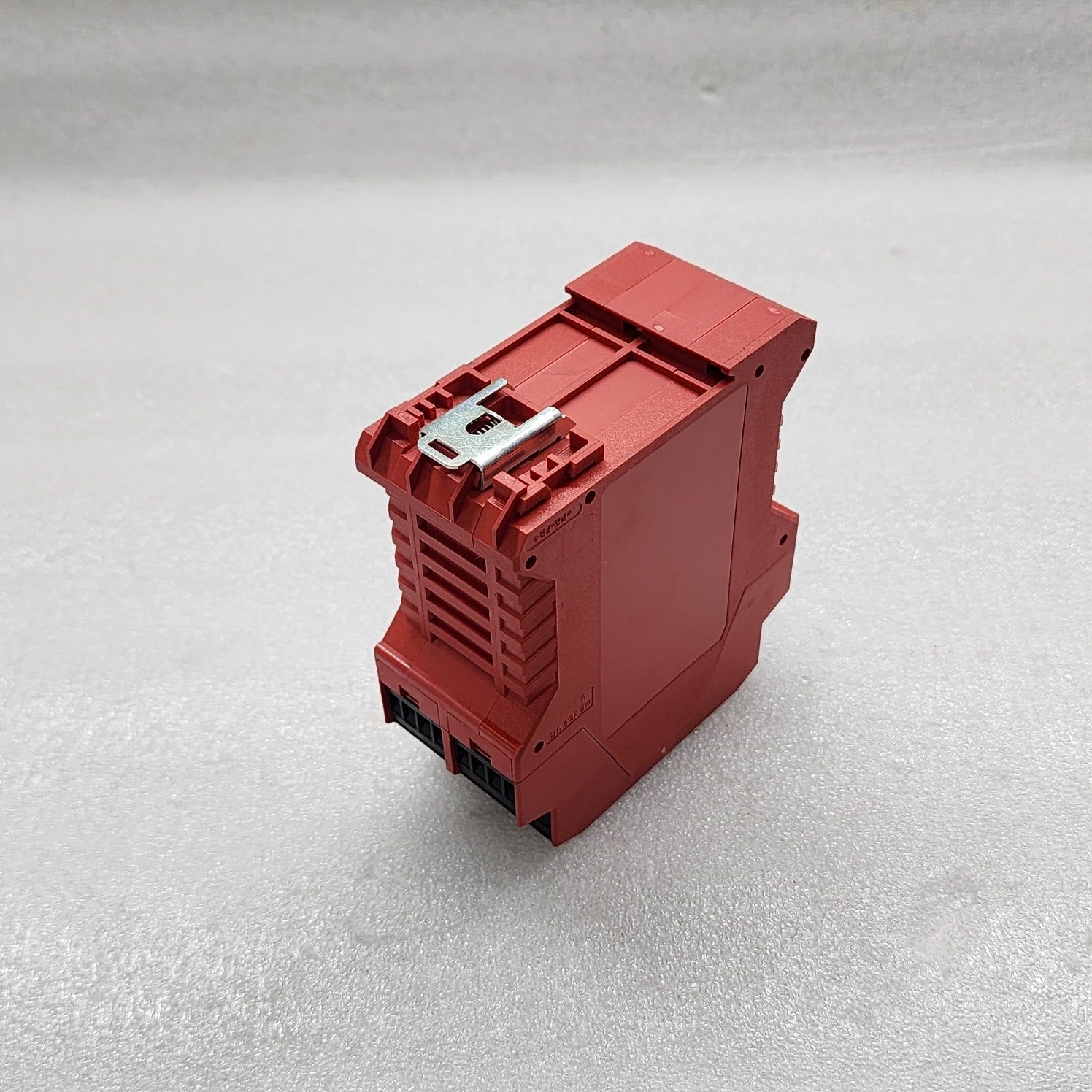 ALLEN BRADLEY MSR138DP GUARD MASTER SAFETY RELAY 440R-M23143 24VAC/DC