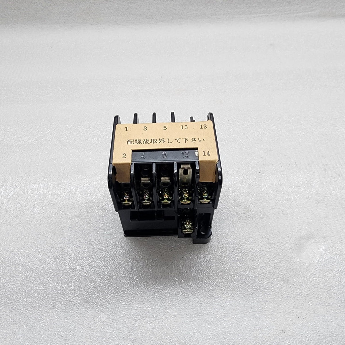 FUJI ELECTRIC SRC3631-5-1 MAGNETIC CONTACTOR COIL VOLTAGE 220-240V-260V