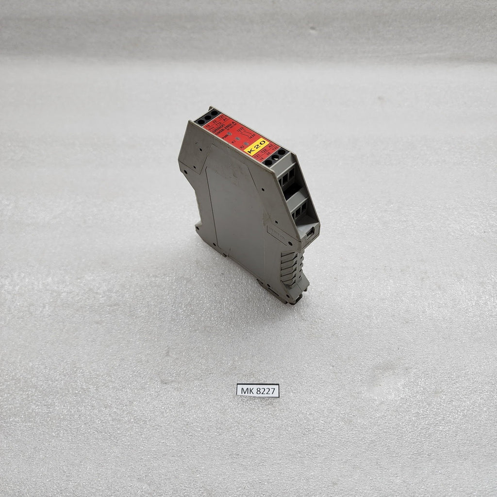 OMRON G9SB-2002-A SAFETY RELAY UNIT 24VAC/DC