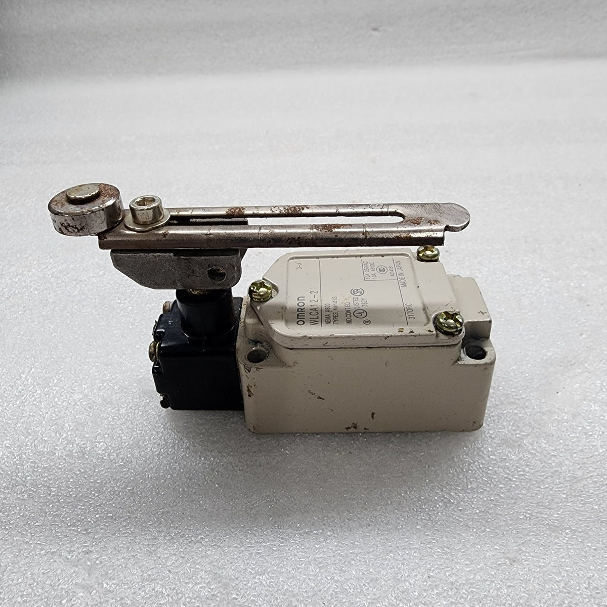 OMRON WLCA12-2 LIMIT SWITCH 250VAC/48VDC 10A