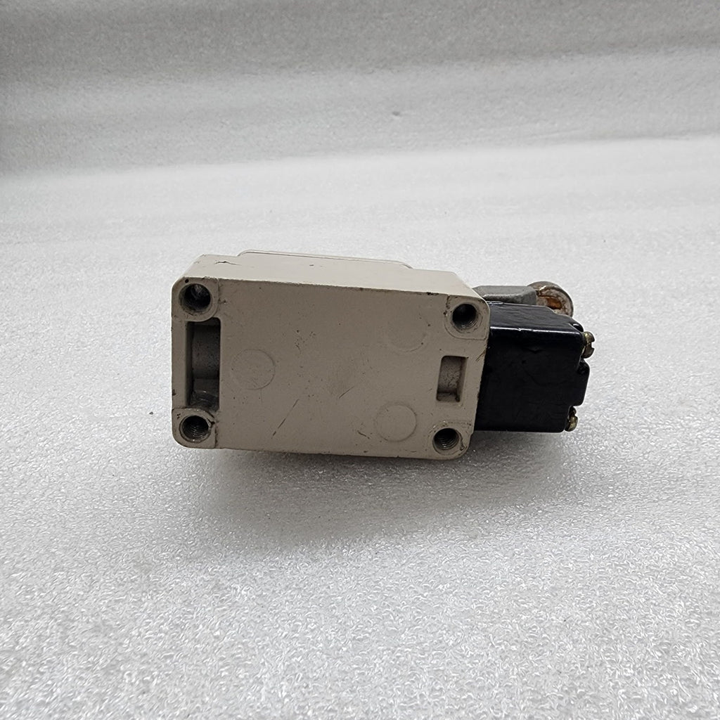 OMRON WLCA12-2 LIMIT SWITCH 250VAC/48VDC 10A