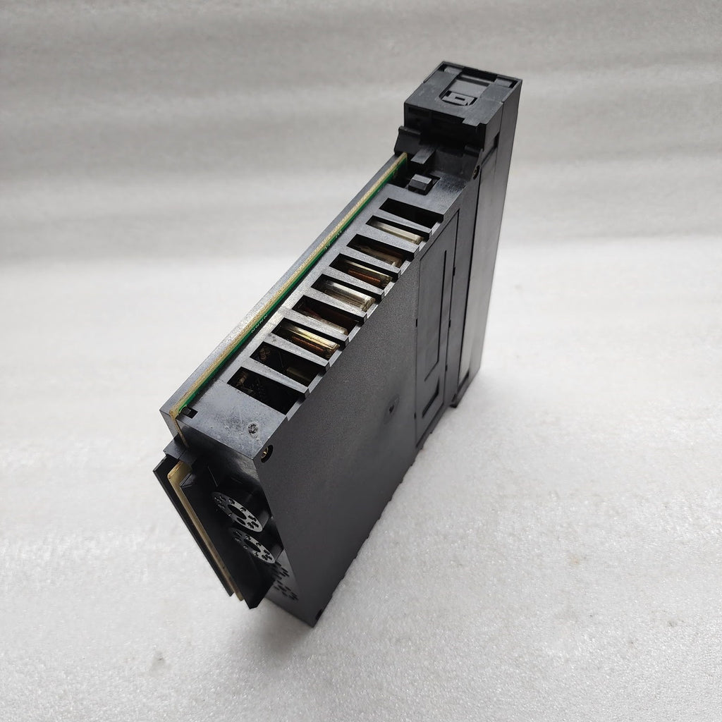 TELEMECANIQUE TSXDST1635 I/O MODULE