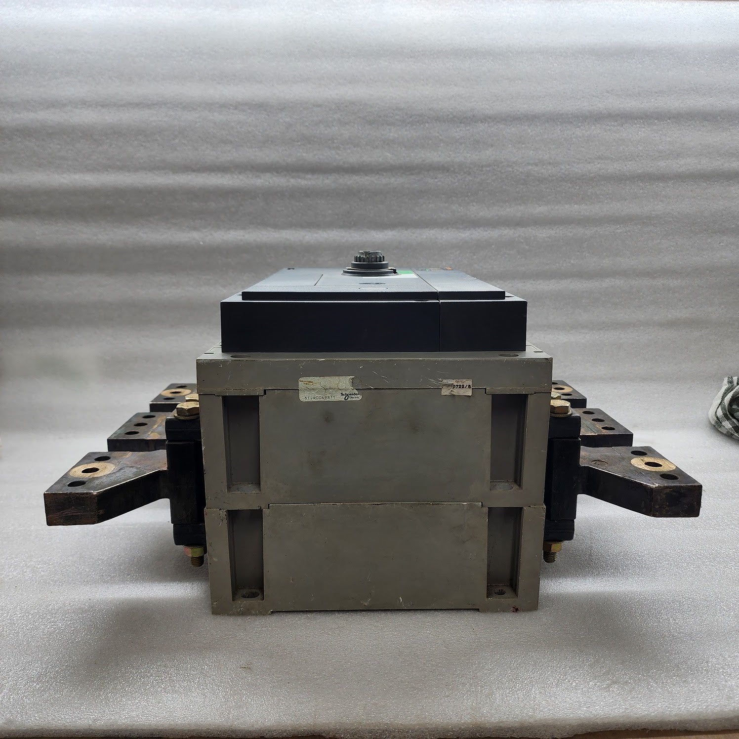MERLIN GERIN INS2000 3-POLE SWITCH DISCONNECTOR 2000A 31338